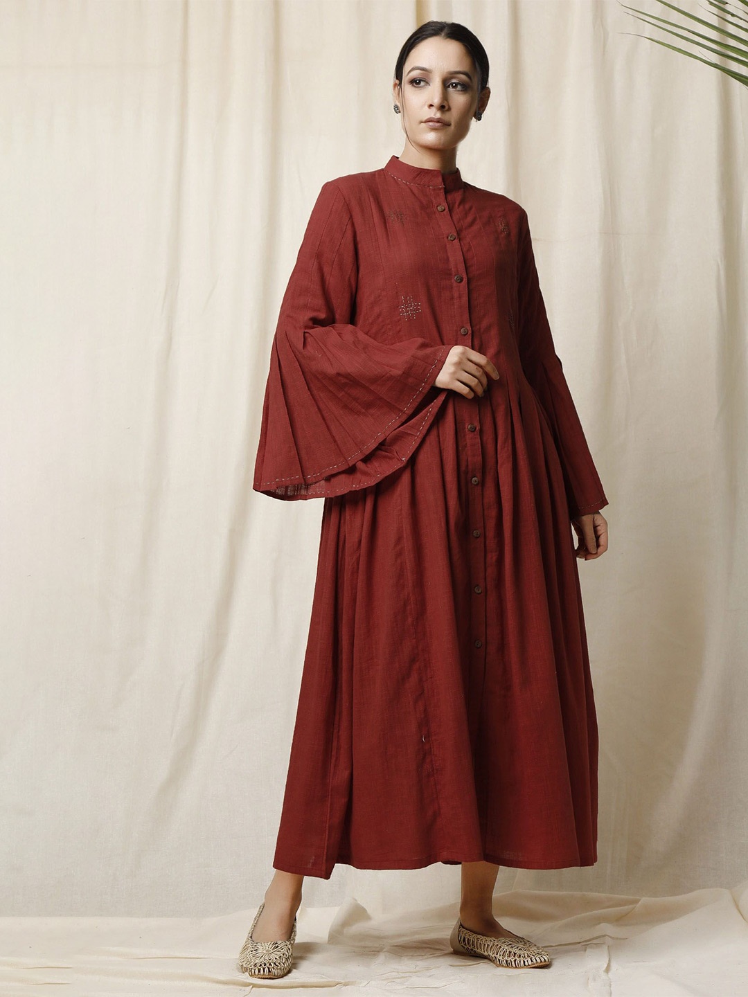 

TJORI Gerua Box Pleated Cotton Slub Dress, Rust