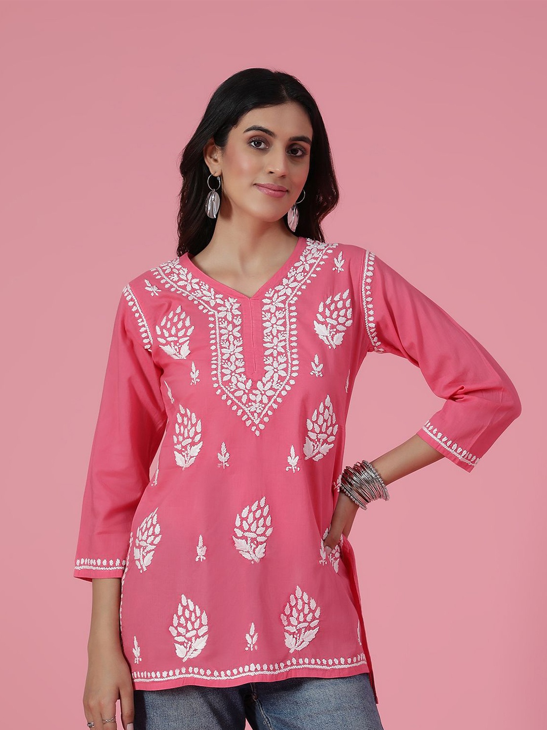 

House of Chikankari Women Paisley Embroidered Chikankari Kurta, Pink