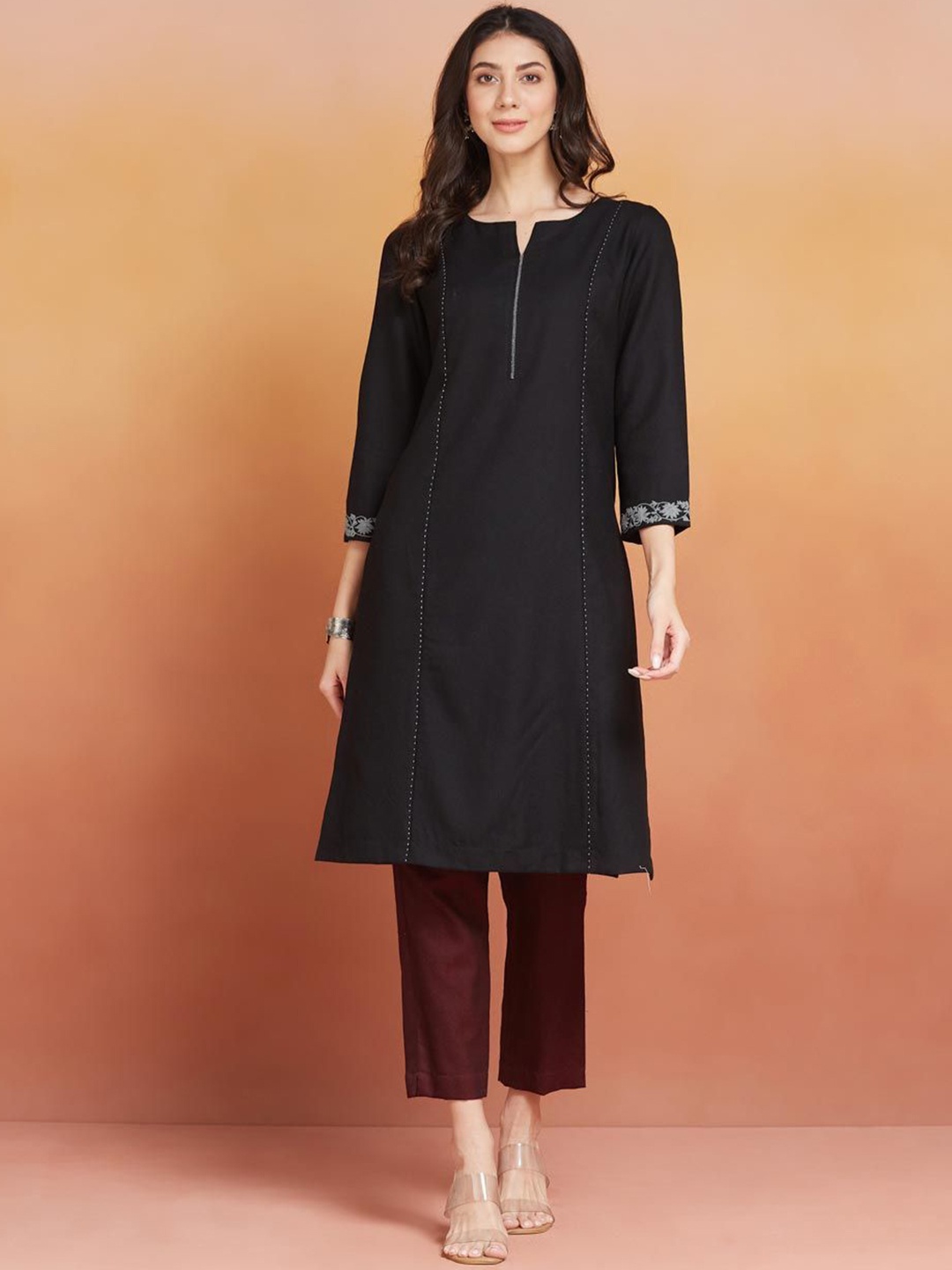 

Fabindia Notch Neck Woollen Straight Kurta, Black