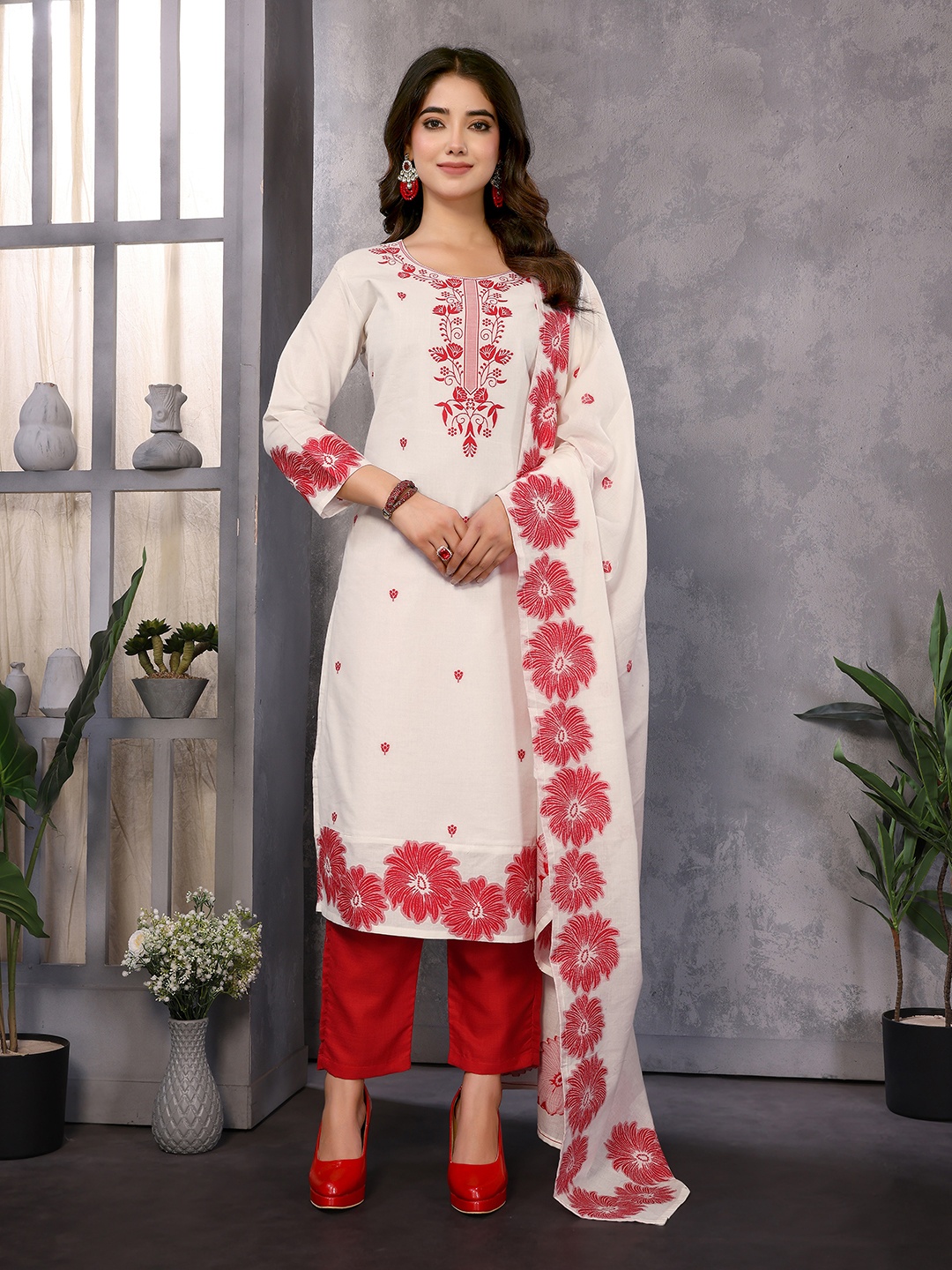 

Royal Export Floral Printed Round Neck Straight Kurta With Trouser & Dupatta, White