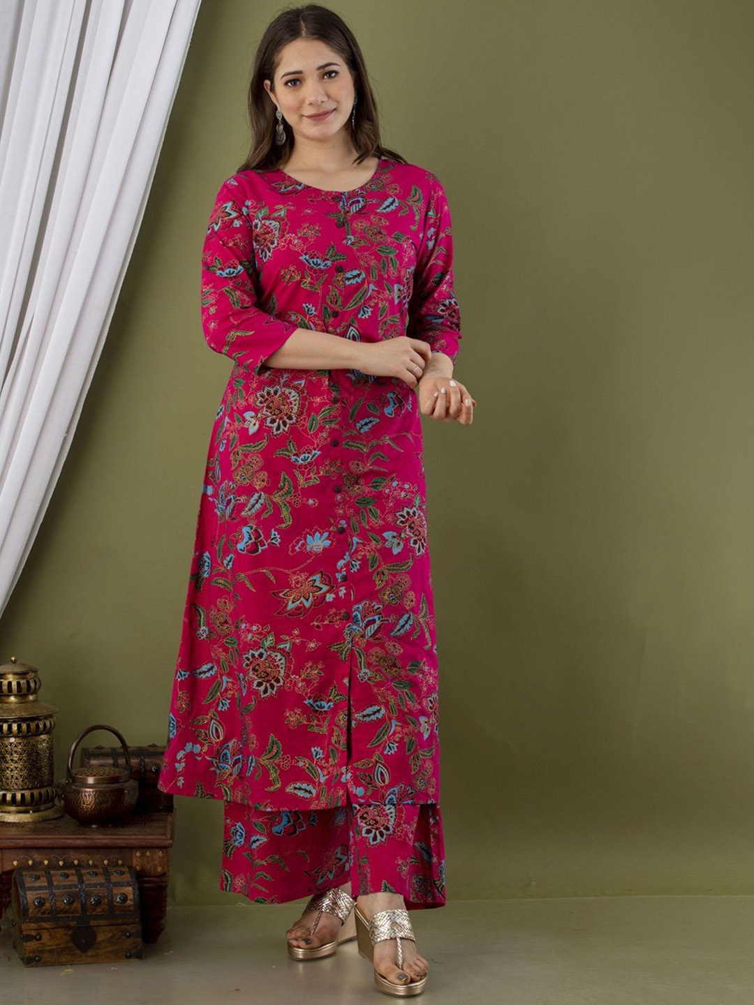 

Demirner Women Floral Printed Regular Kurta with Palazzos, Pink