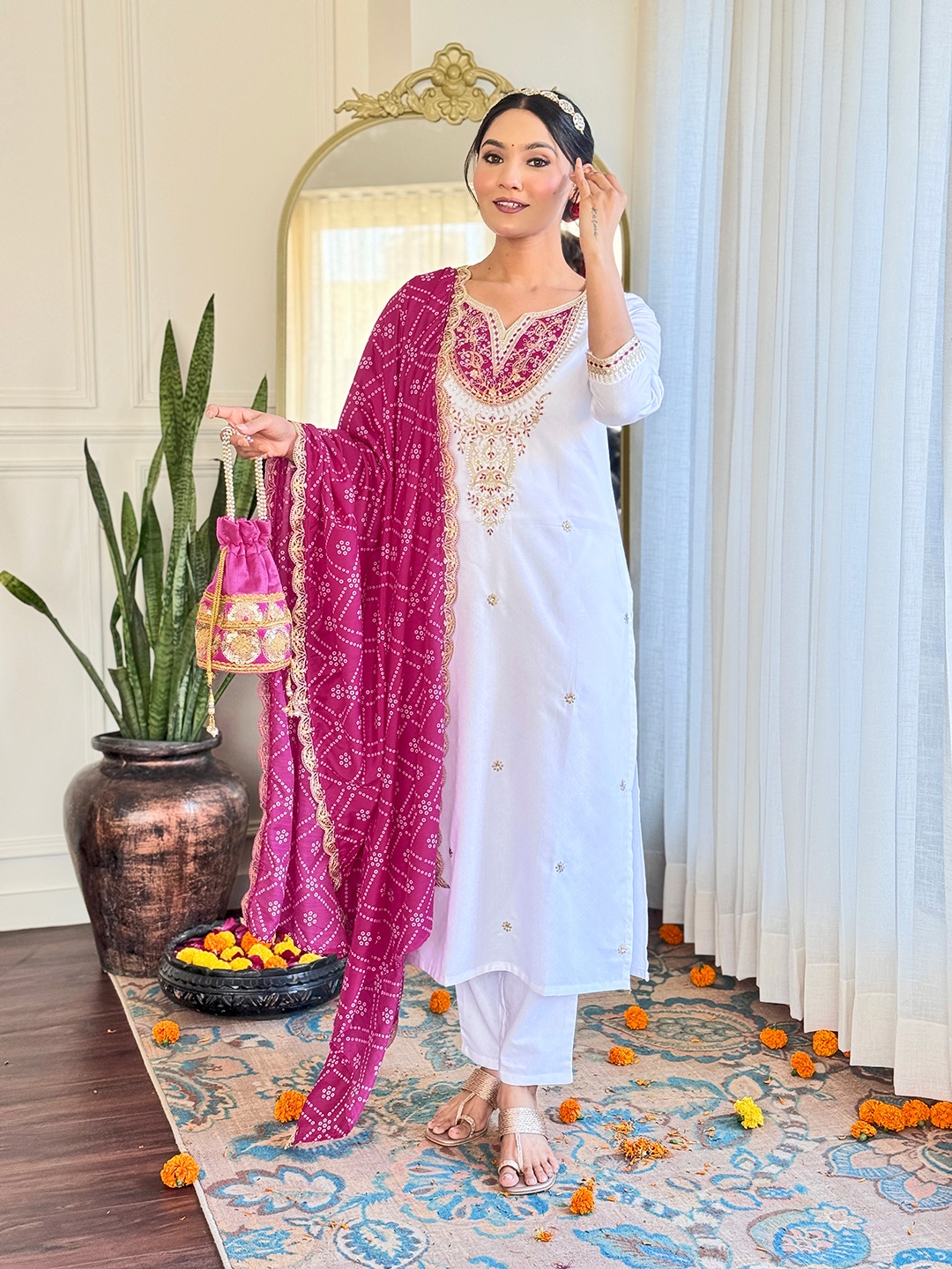 

JAPNAAM Sequinnce Embellished Kurta With Trousers & With Dupatta, White