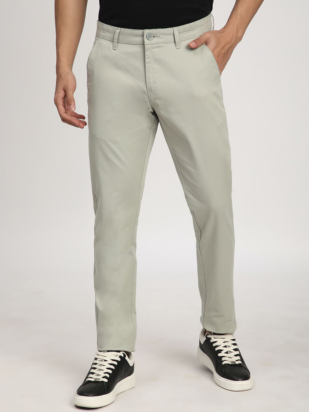 

R&B Men Cotton Slim Fit Mid-Rise Trousers, Green