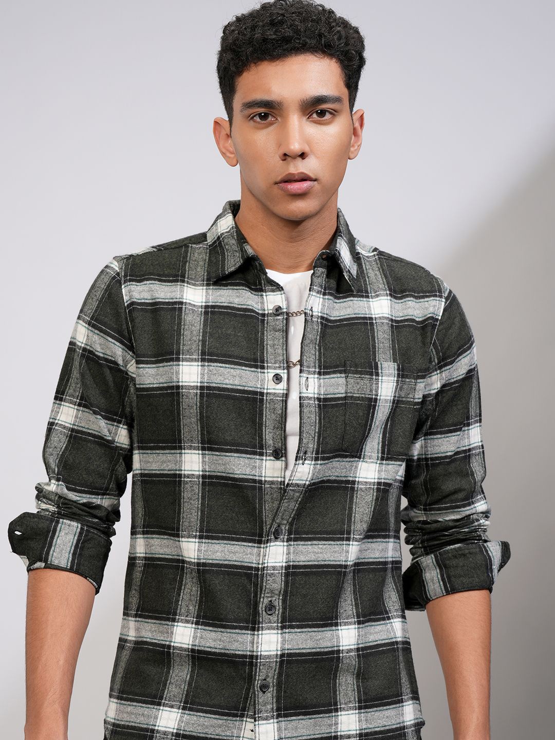 

HIGHLANDER Men Grindle Flannel Textured Checked Casual Shirt, Olive
