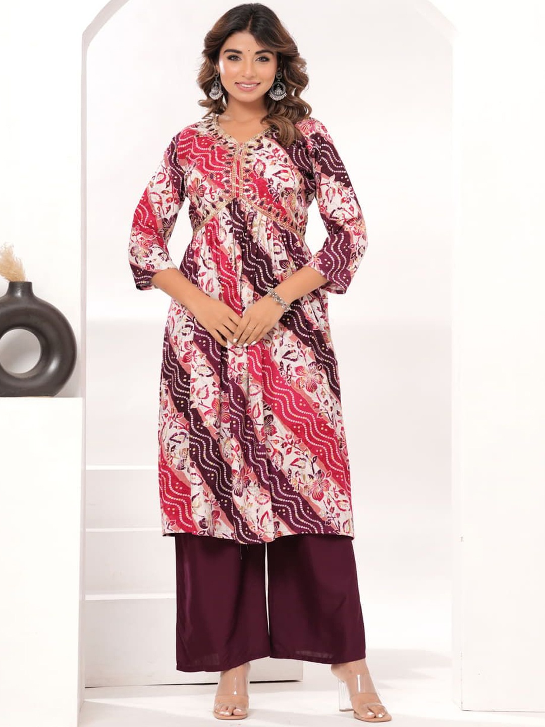 

The loom craft Bandhani Printed Empire V-Neck Sequinned A-Line Kurta, White