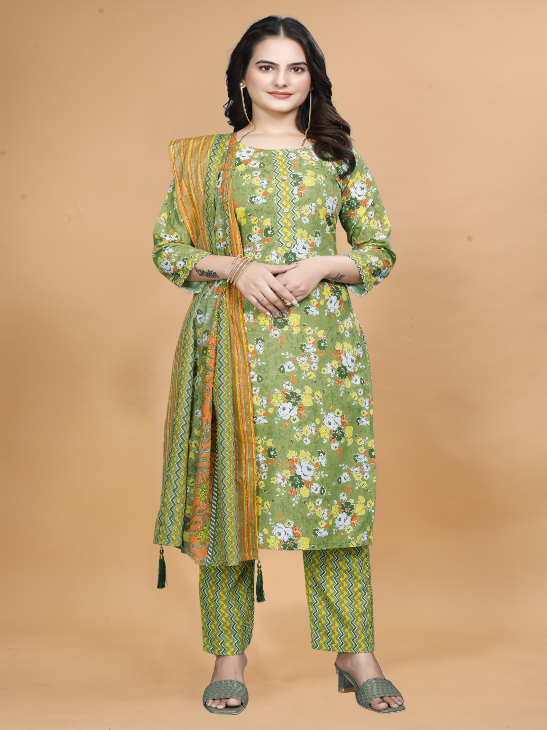 

Rujave Women Floral Printed Regular Pure Cotton Kurta with Trousers & With Dupatta, Green