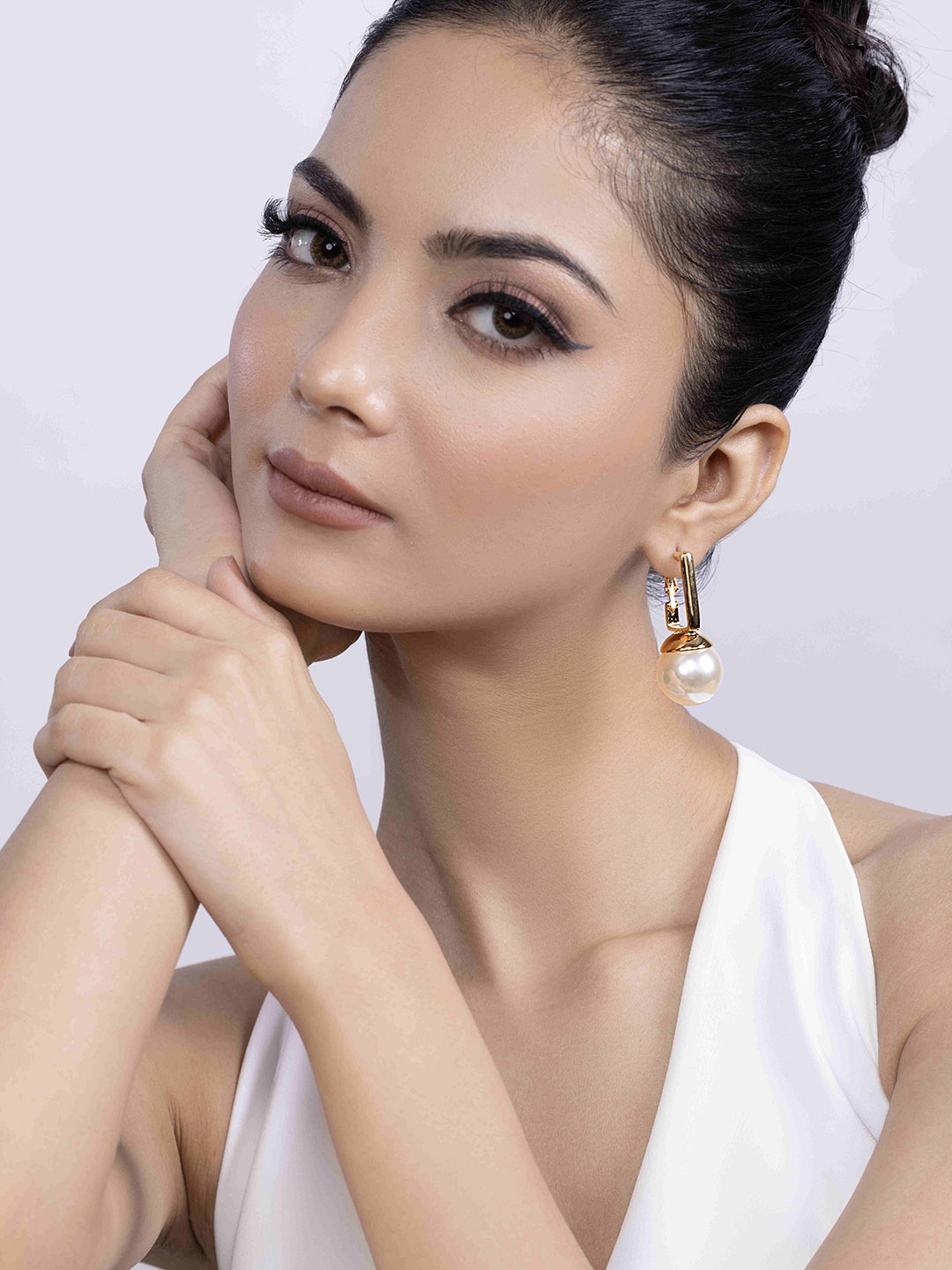 

KAORI BY SHREYA AGARWAL Stainless Steel Gold-Plated Pearls Beaded Drop Earrings