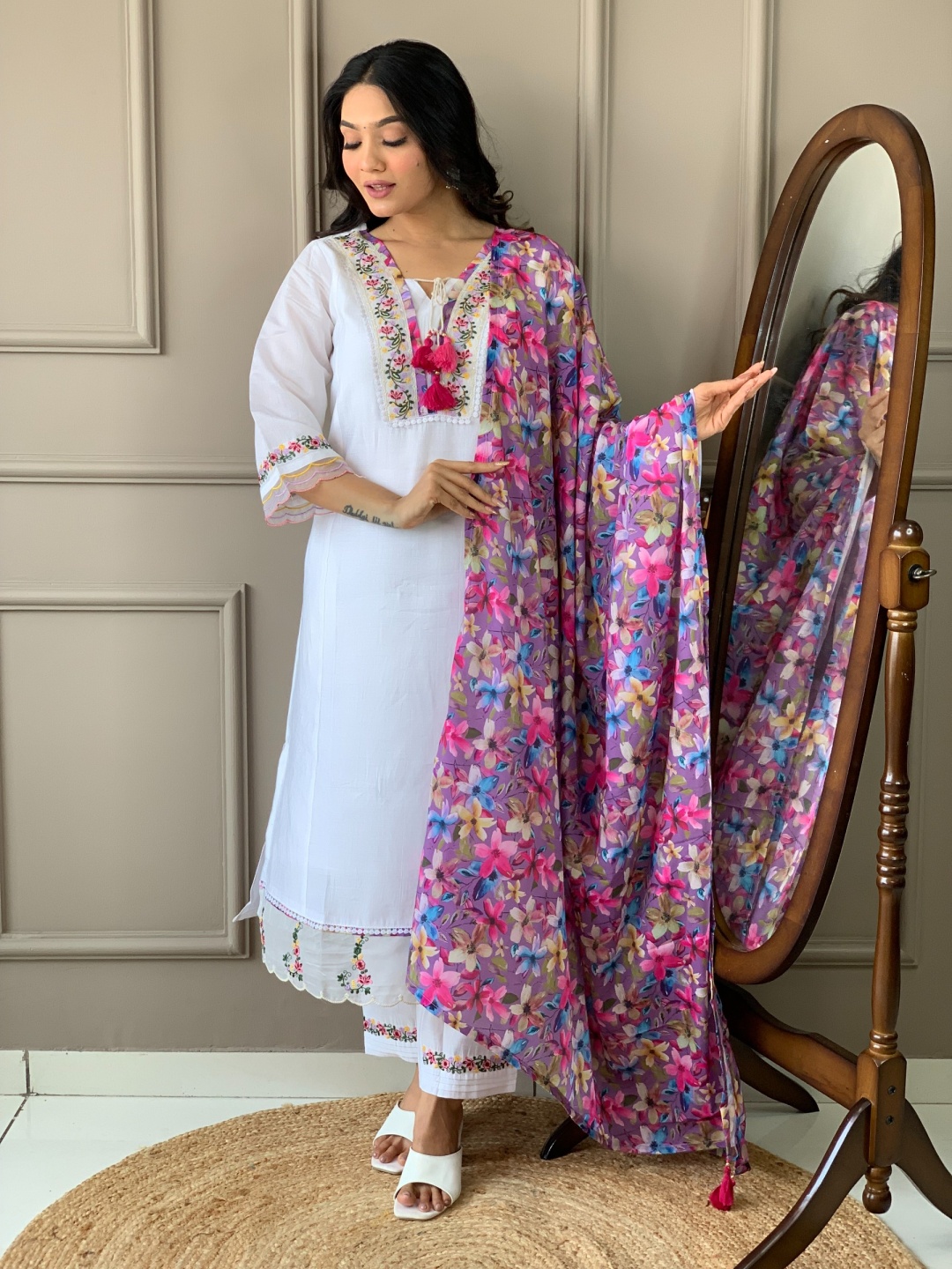 

JAPNAAM Floral Embroidered Notch Neck Kurta With Trousers & Dupatta, White