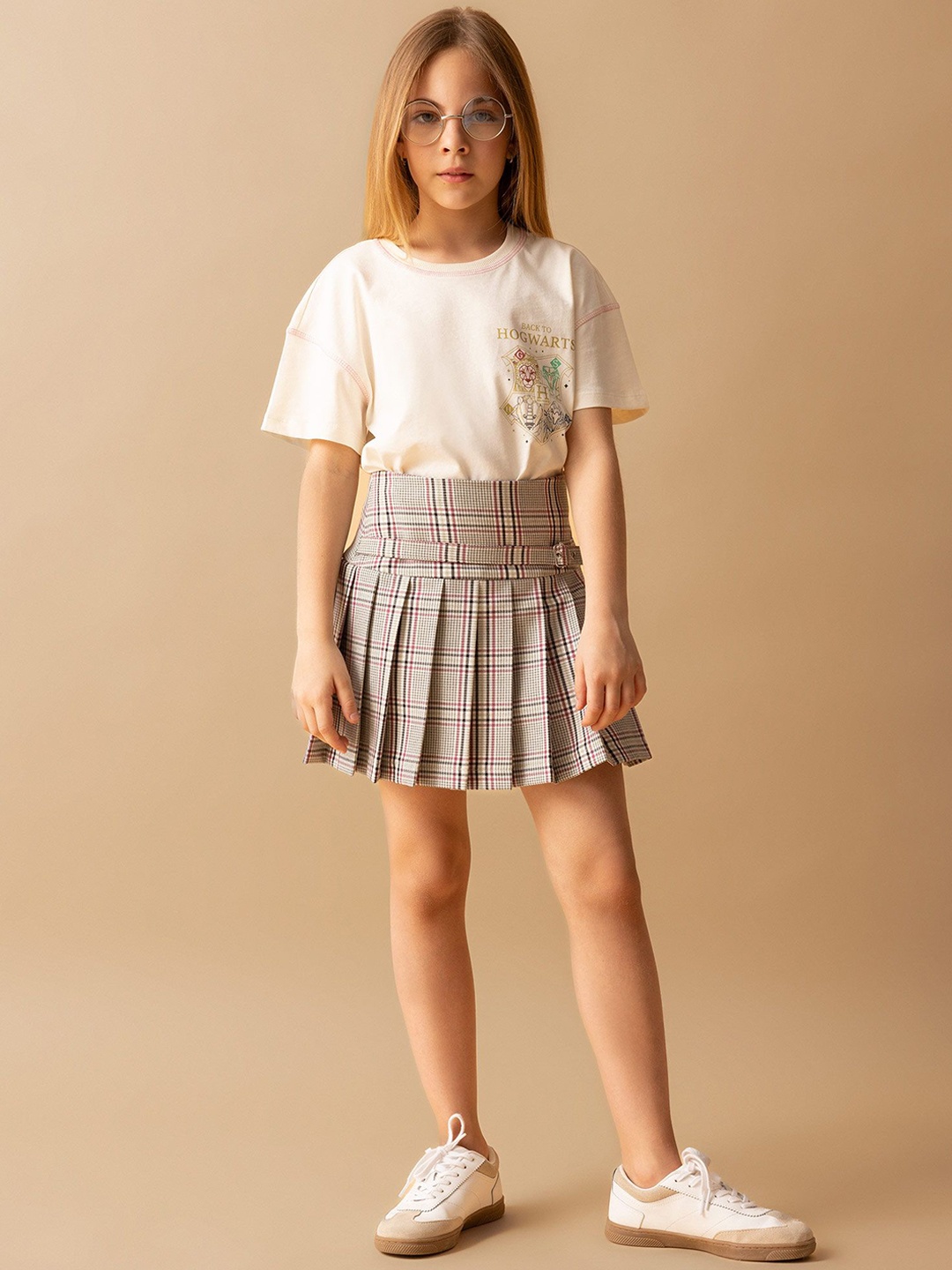 

DeFacto Girls Pleated Mini Skirt, Black