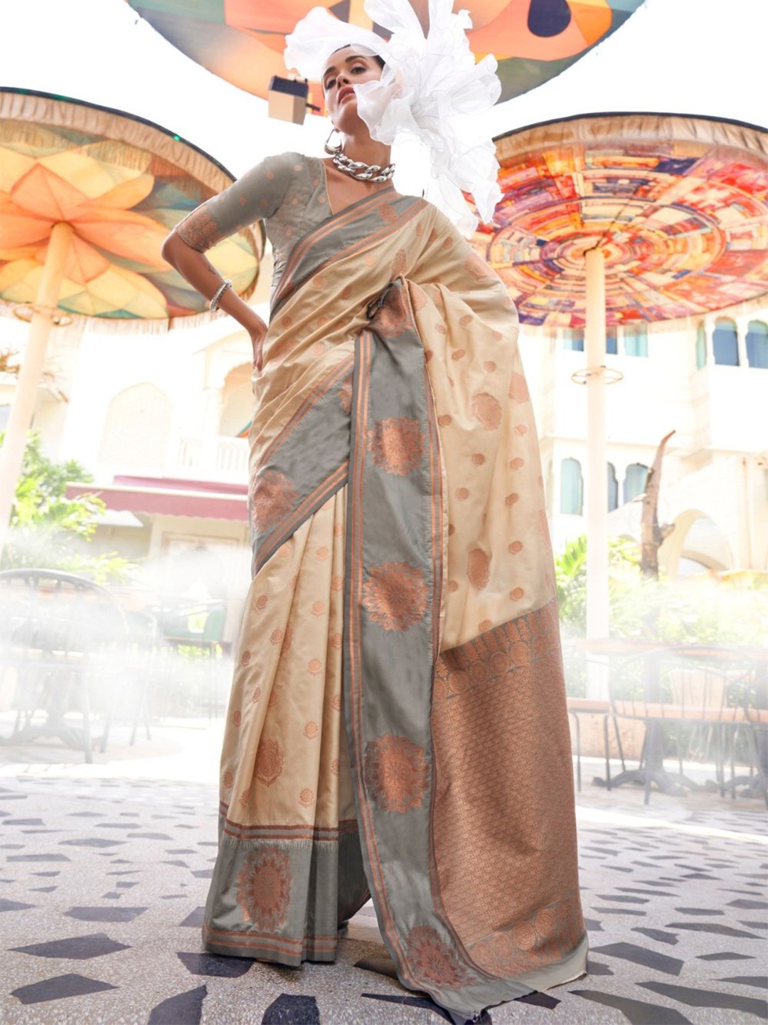 

BLENDIFY Woven Design Zari Silk Blend Banarasi Saree, Cream