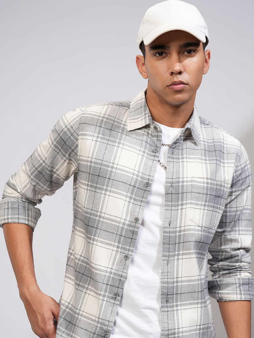 

HIGHLANDER Men Grindle Flannel Textured Checked Casual Shirt, Off white