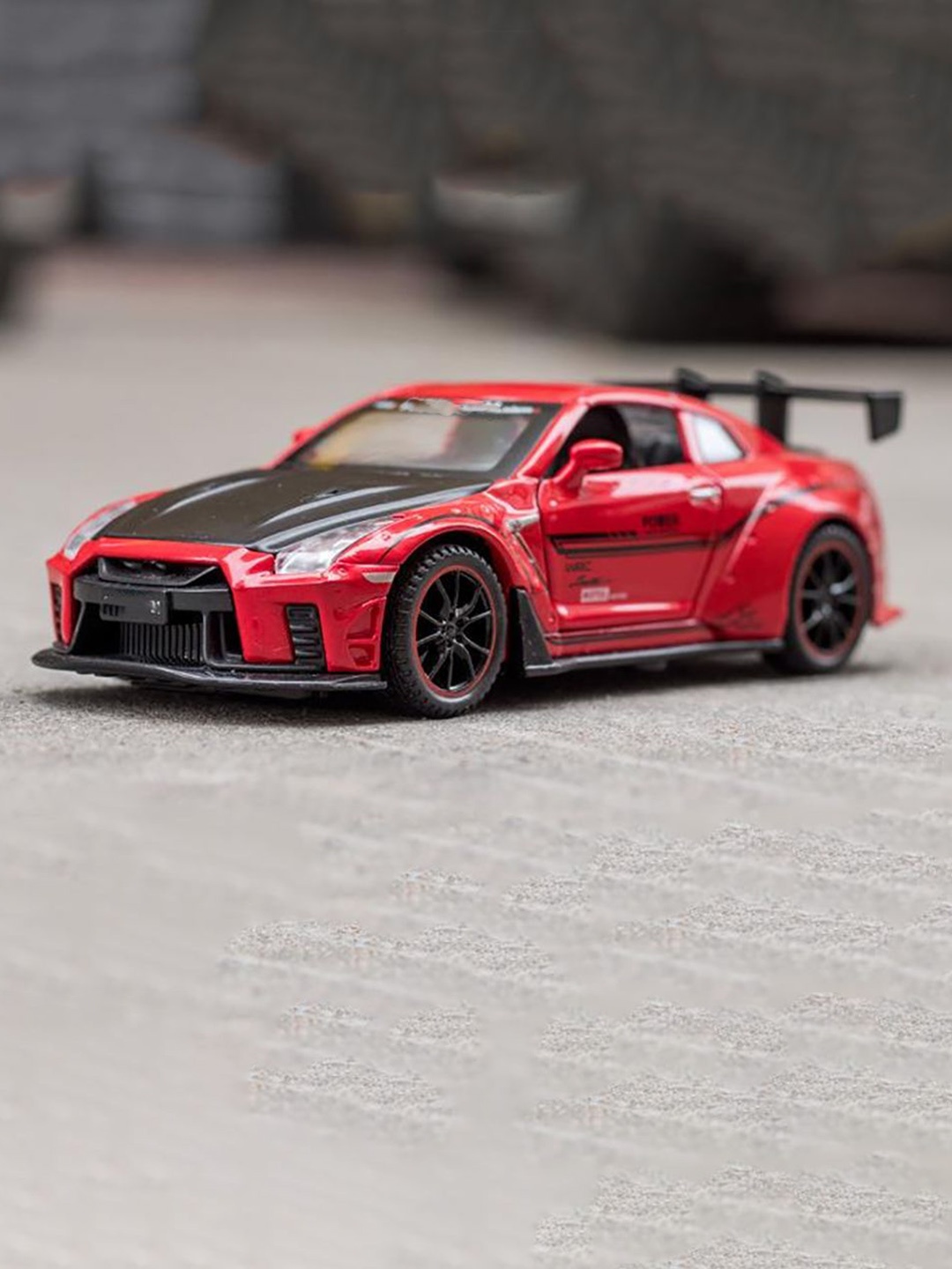 

DEUSON ECOM 1.32 R35 GTR Pull Back Toy Car, Red