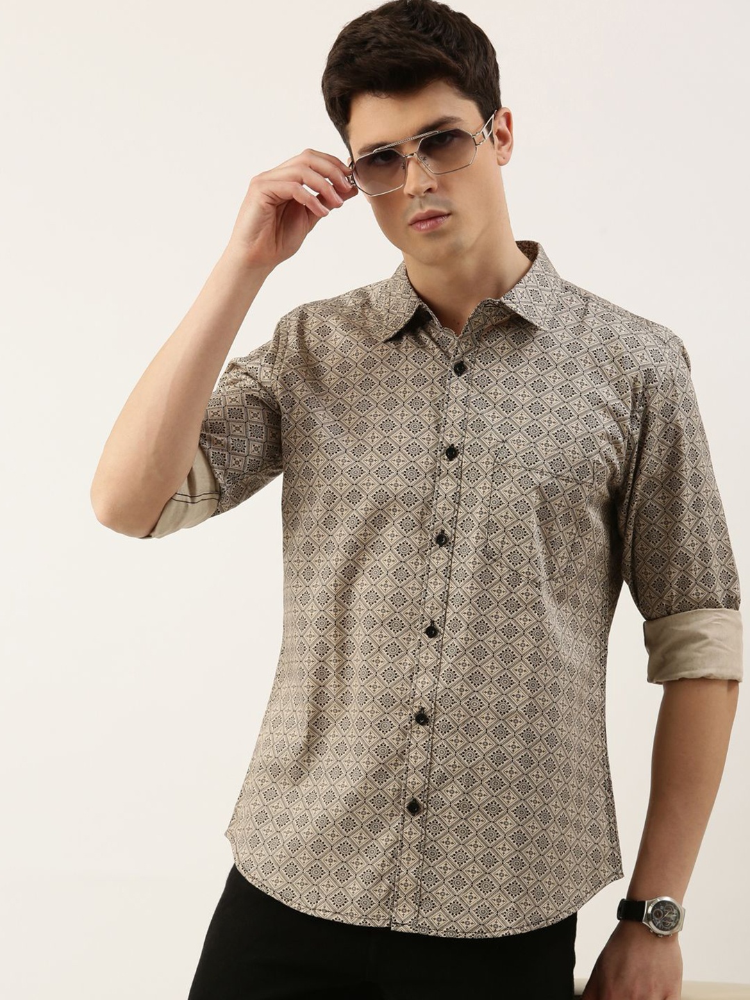 

Metronaut Men Spread Collar Floral Printed Cotton Casual Shirt, Beige
