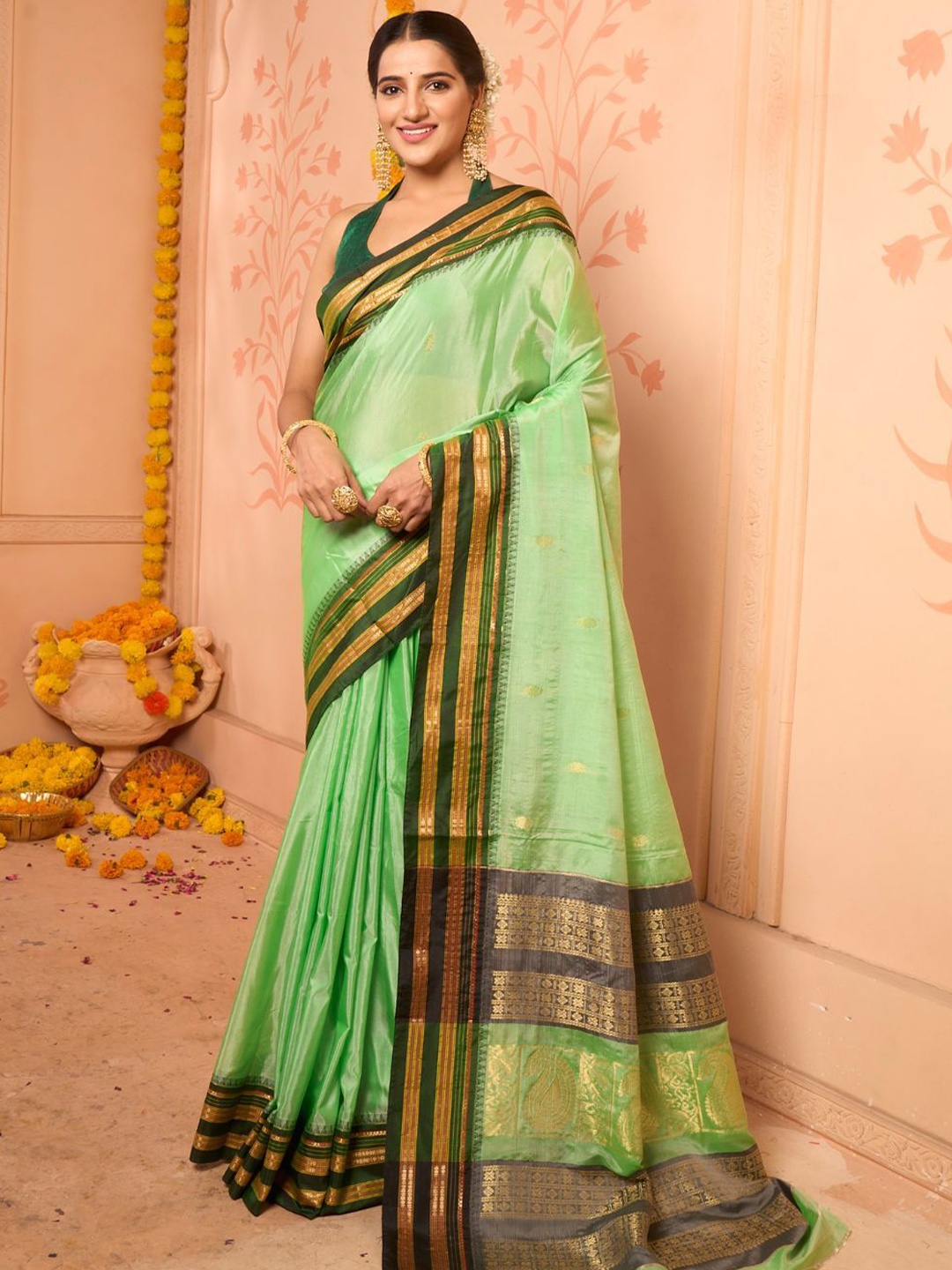 

NITARAA Woven Design Zari Ilkal Saree, Green