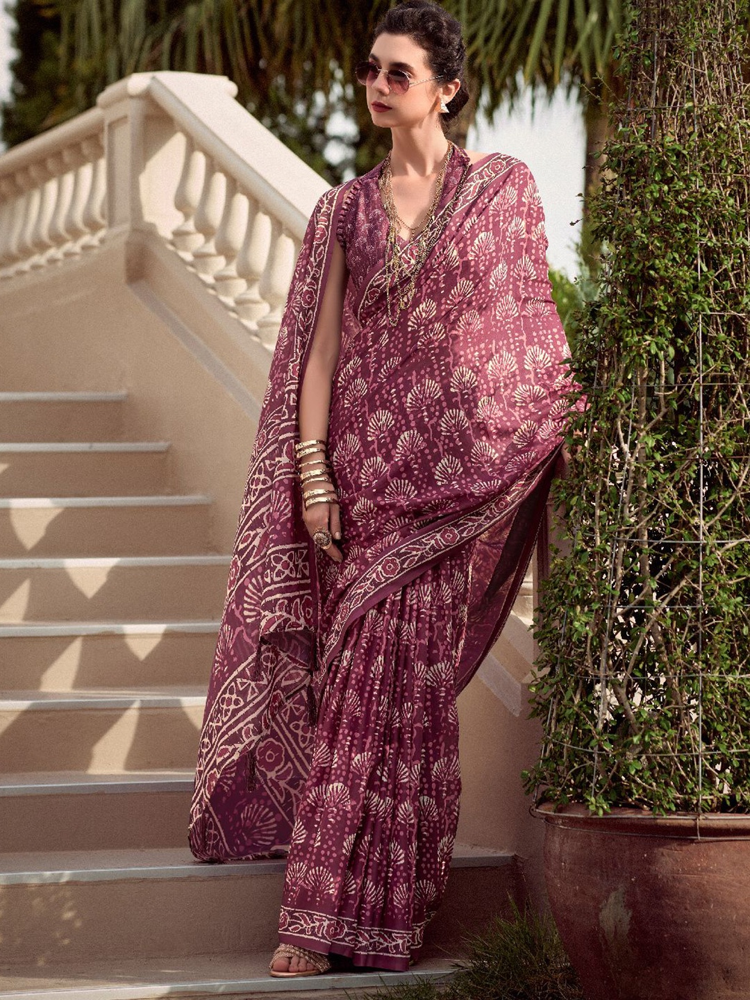 

LeeliPeeri Designer Floral Saree, Burgundy