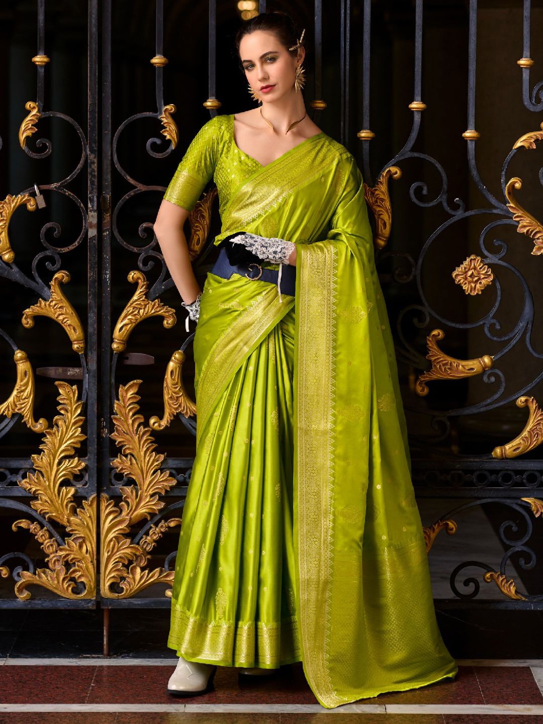 

LeeliPeeri Designer Floral Printed Zari Satin Saree, Green