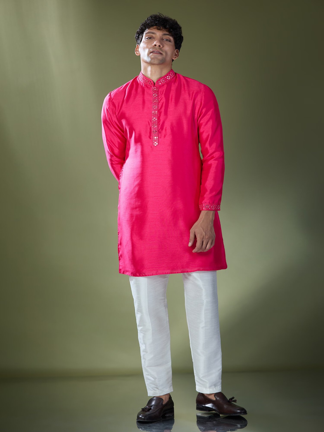 

RNG Safawala Mandarin Collar Mirror Work Kurta With Trouser, Pink