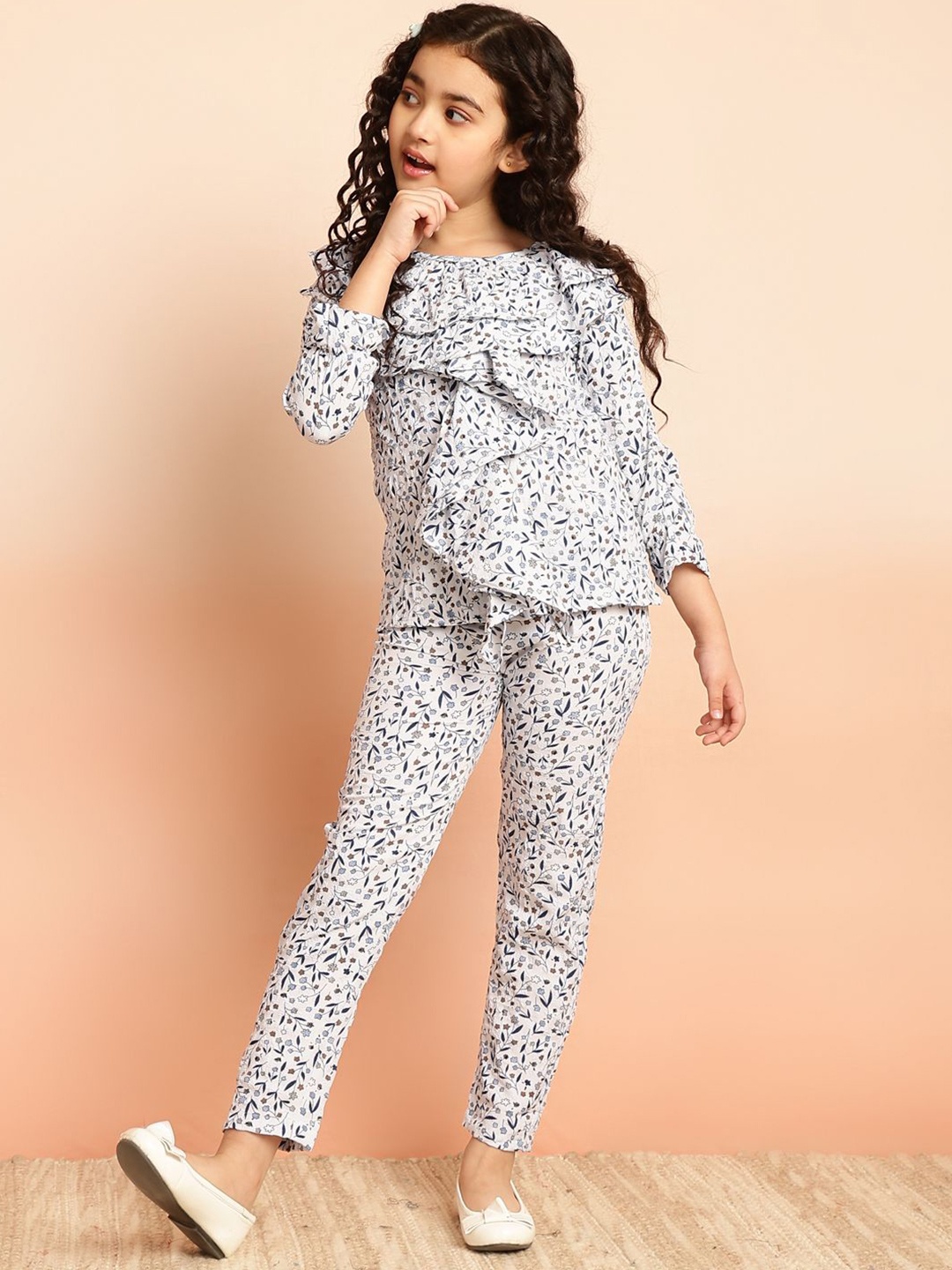 

Ishti Girls Floral Printed Round Neck Top With Trouser, White