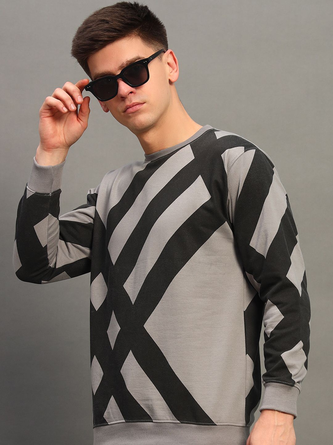 

THE CASUALS Men Printed Sweatshirt, Grey