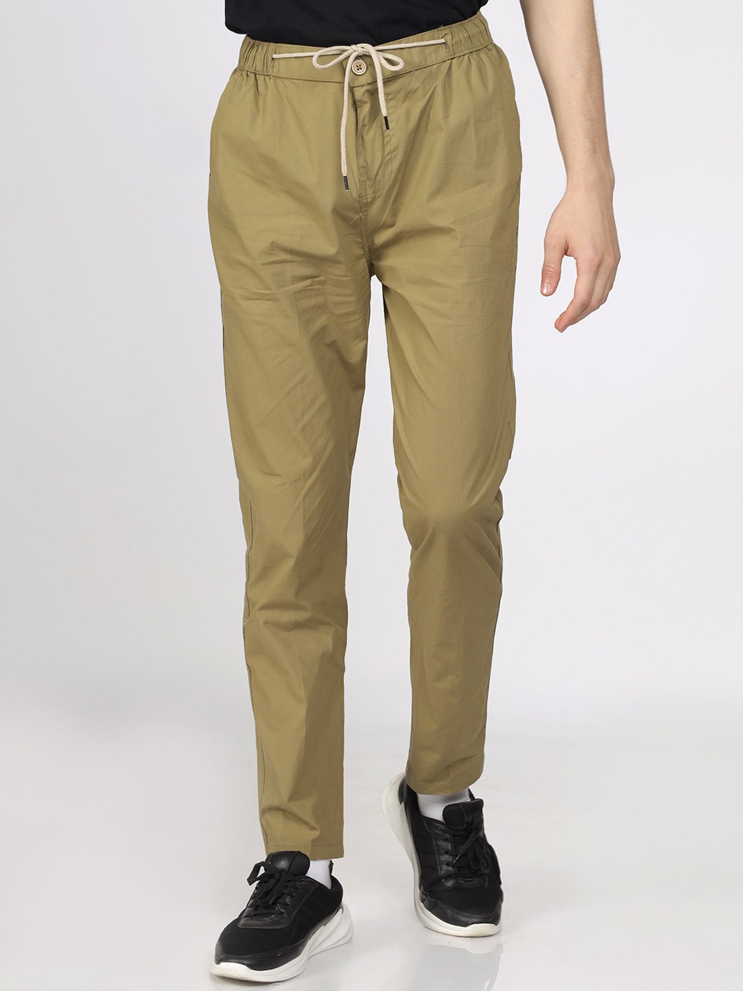 

TCI Men Relaxed Straight Leg Straight Fit Wrinkle Free Trousers, Khaki