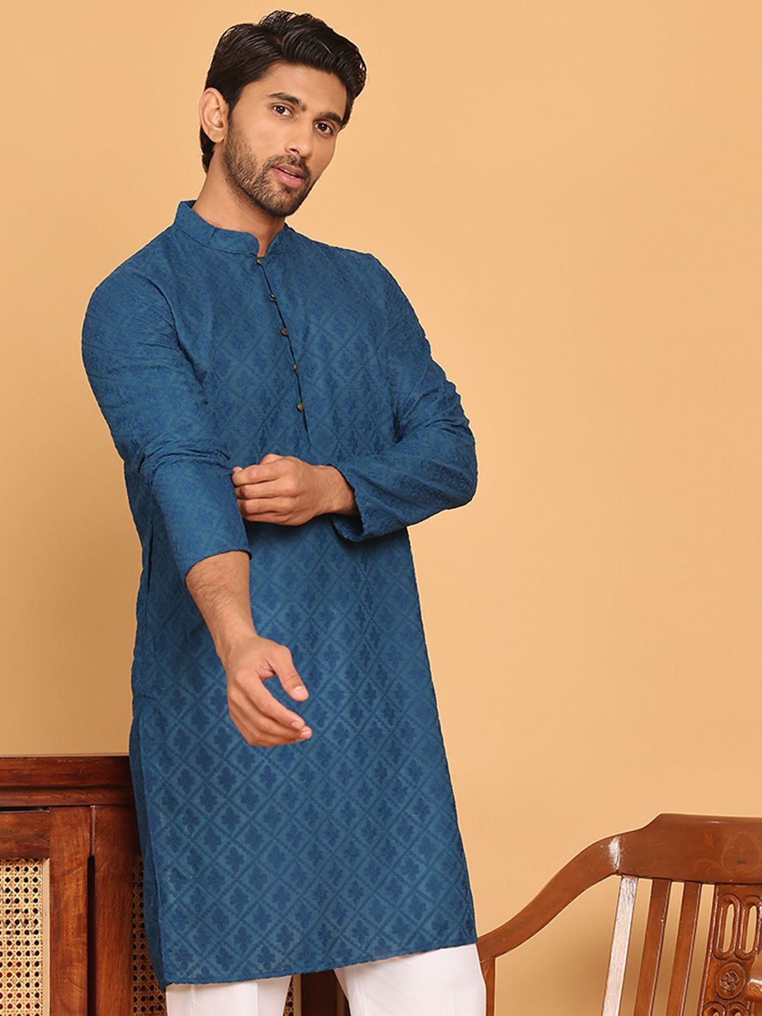

Jompers Thread Work Mandarin Collar Pure Cotton Straight Kurta, Turquoise blue