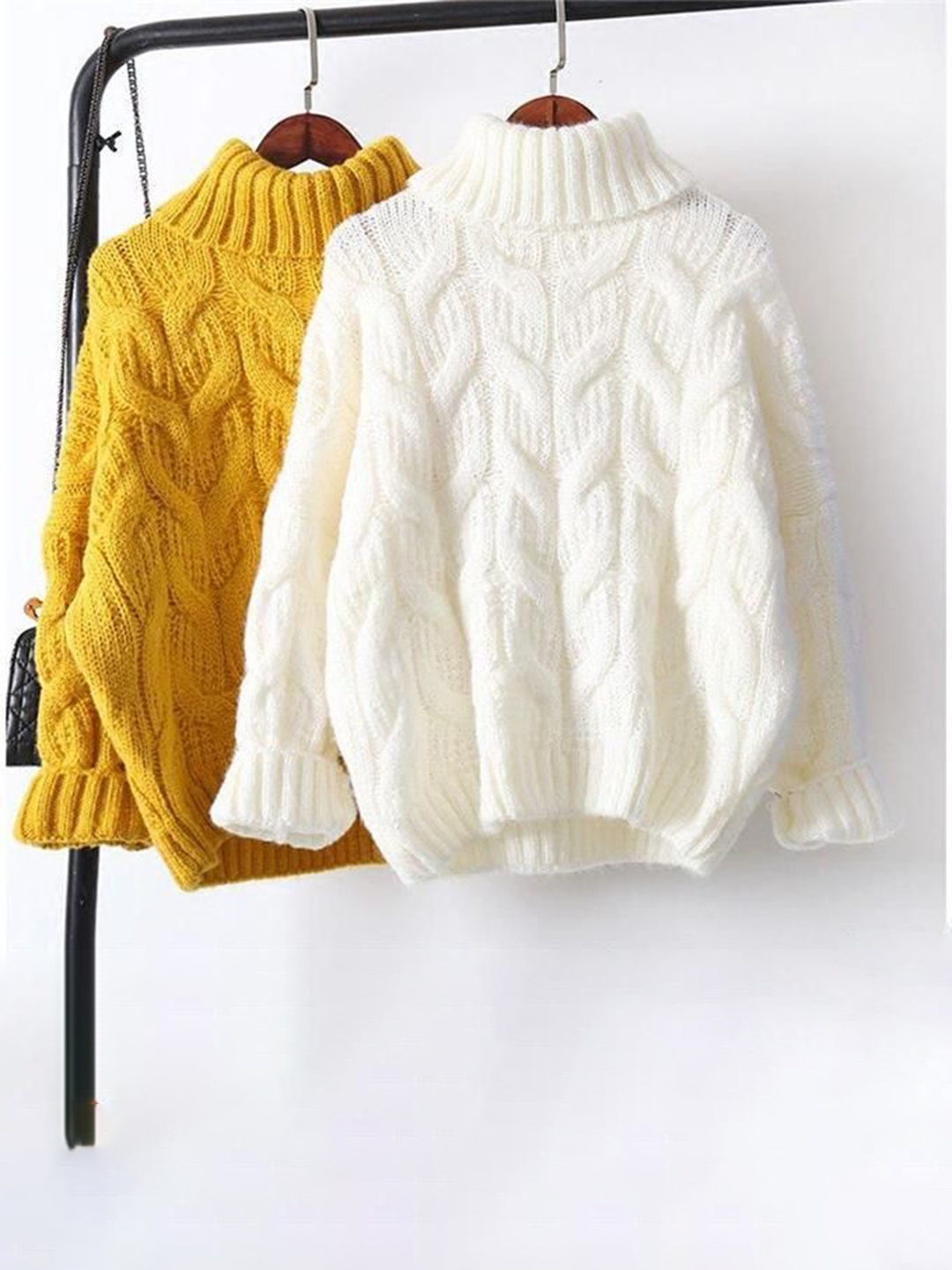 

Alamode By Akanksha White Helen Statement Pullover