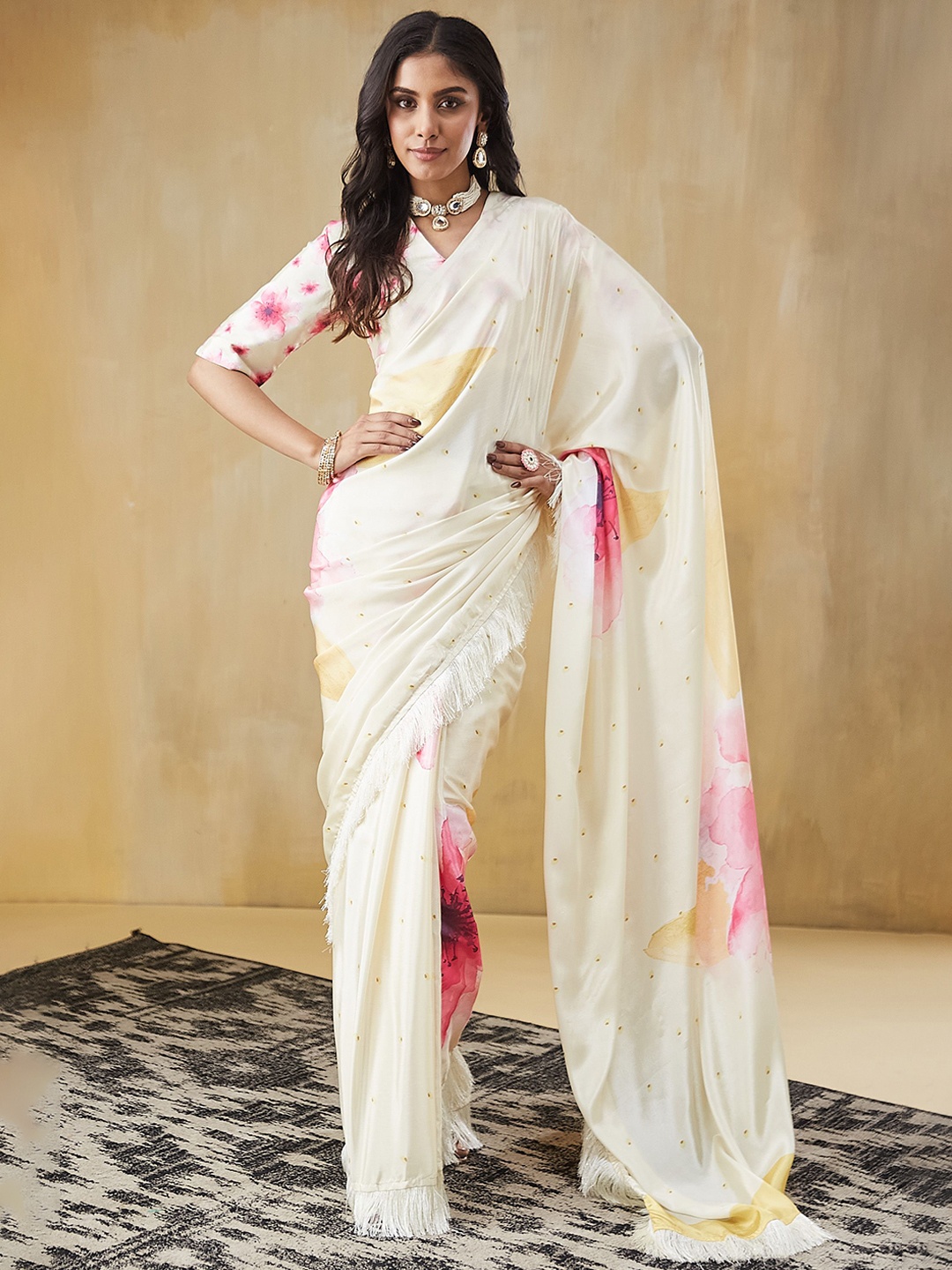 

RACHNA Floral Satin Saree, Cream