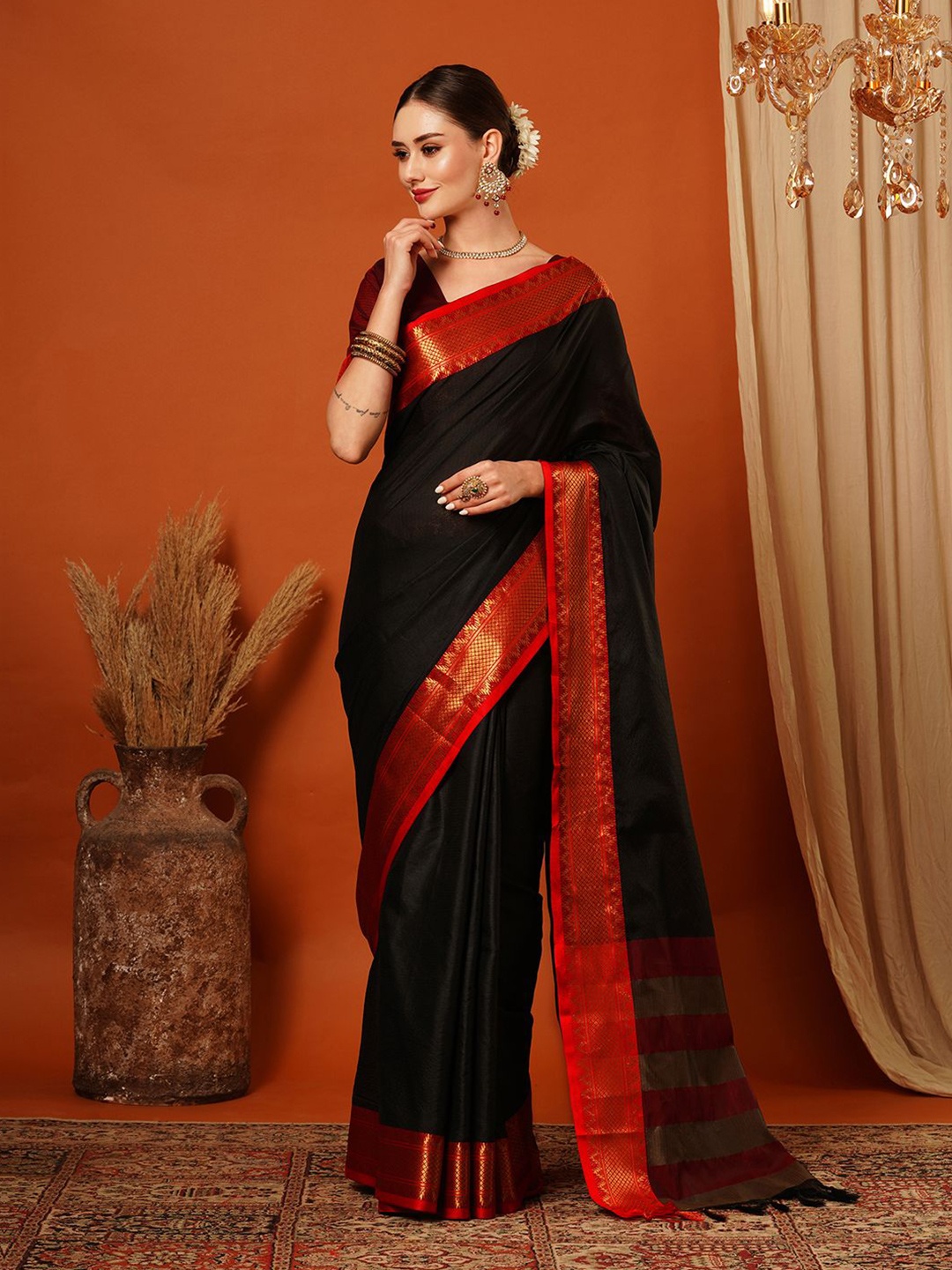 

DIVASTRI Zari Pure Silk Mysore Silk Saree, Black