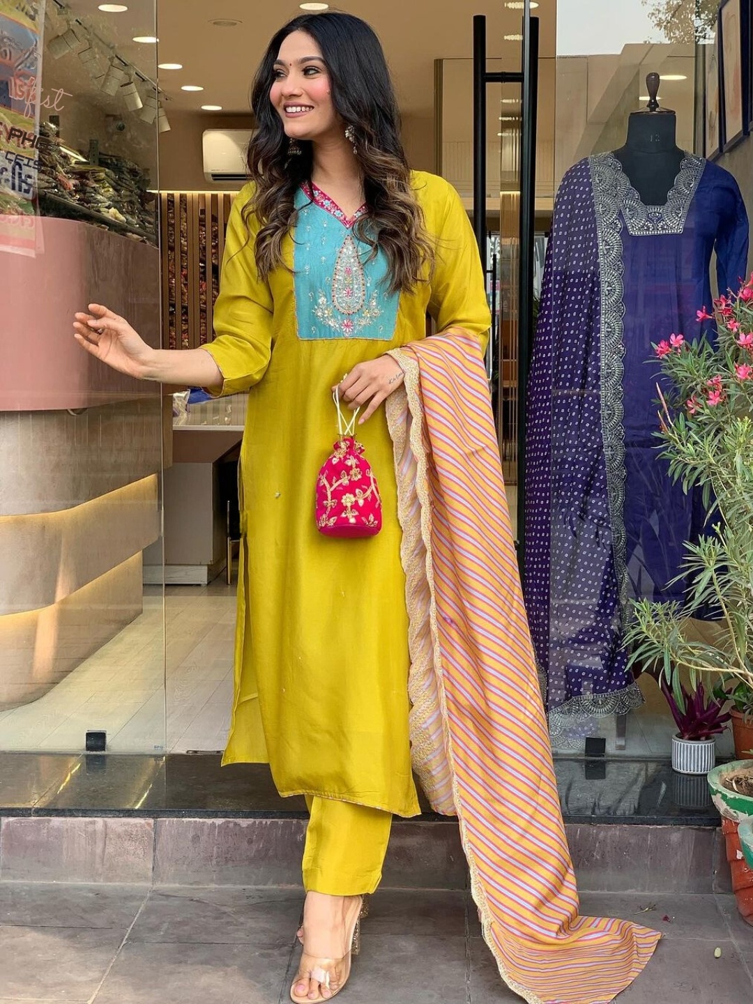 

JAPNAAM Sequinnce Embellished Kurta With Trousers & Dupatta, Yellow
