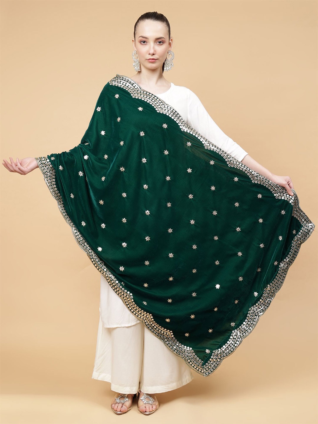 

Moda Chales Floral Embroidered Velvet Dupatta With Mirror Work, Green