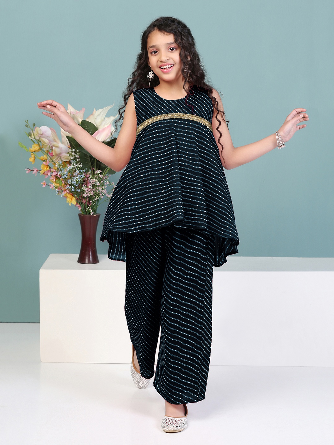 

Sangria Girls Black Geometric Printed Georgette A-Line Kurta With Trousers