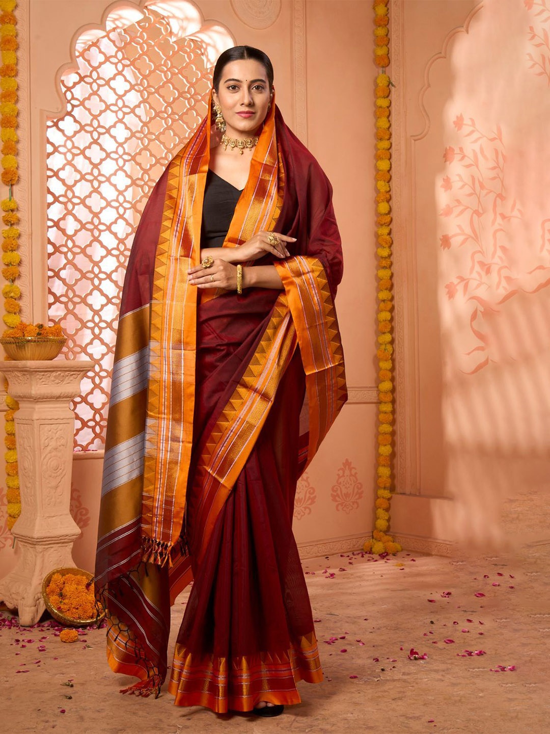 

NITARAA Woven Design Ilkal Saree, Brown
