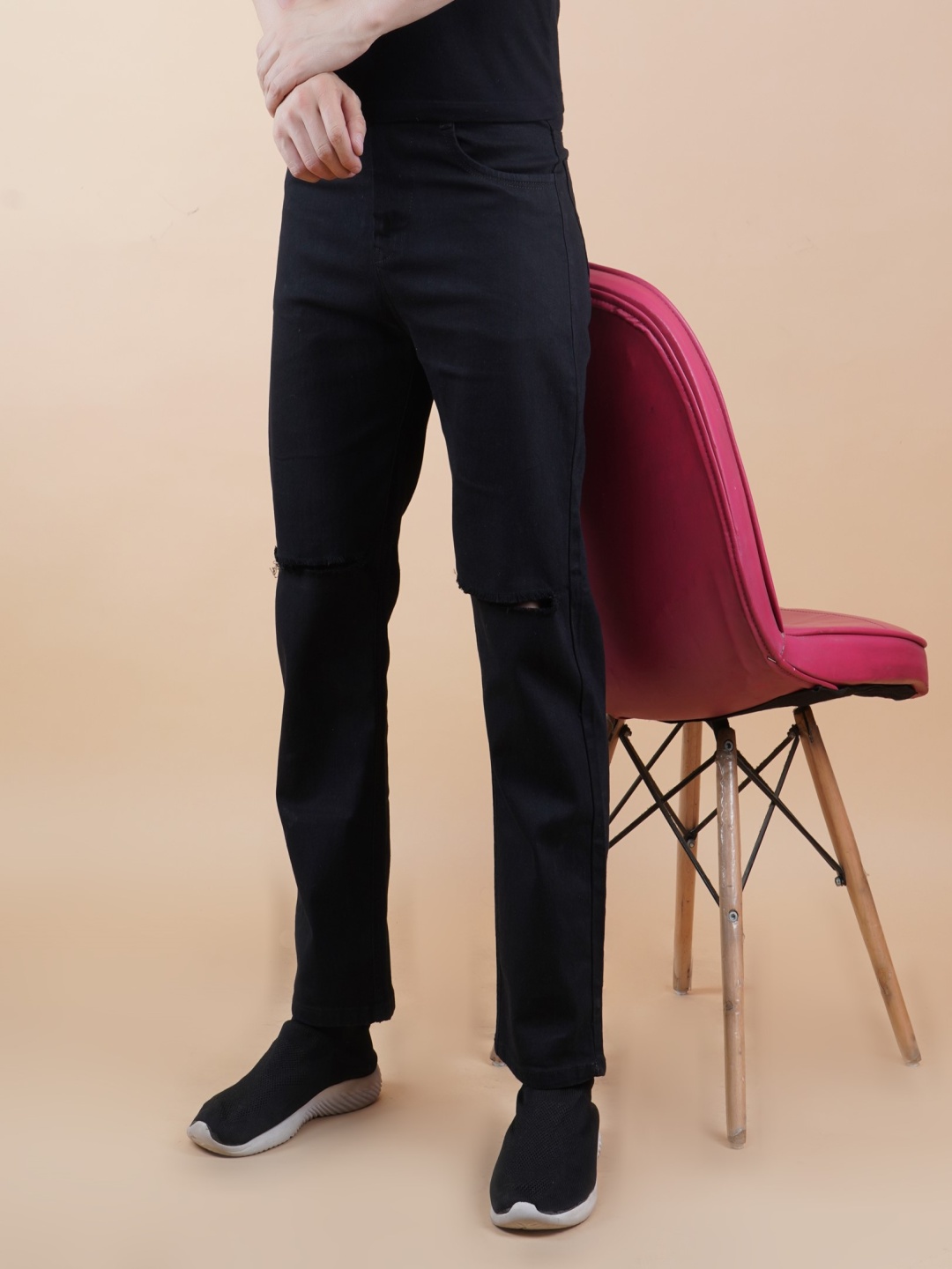 

LINARIA Men Classic Slouchy Fit Mid-Rise Slash Knee Jeans, Black