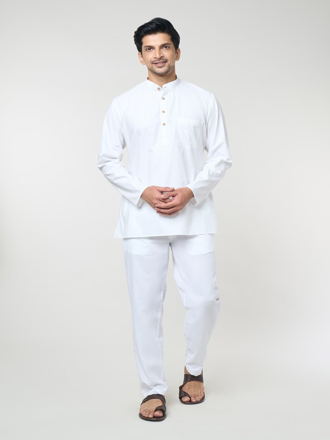 

RNG Safawala Men Band Collar Pure Cotton Straight Kurta With Trousers, Off white