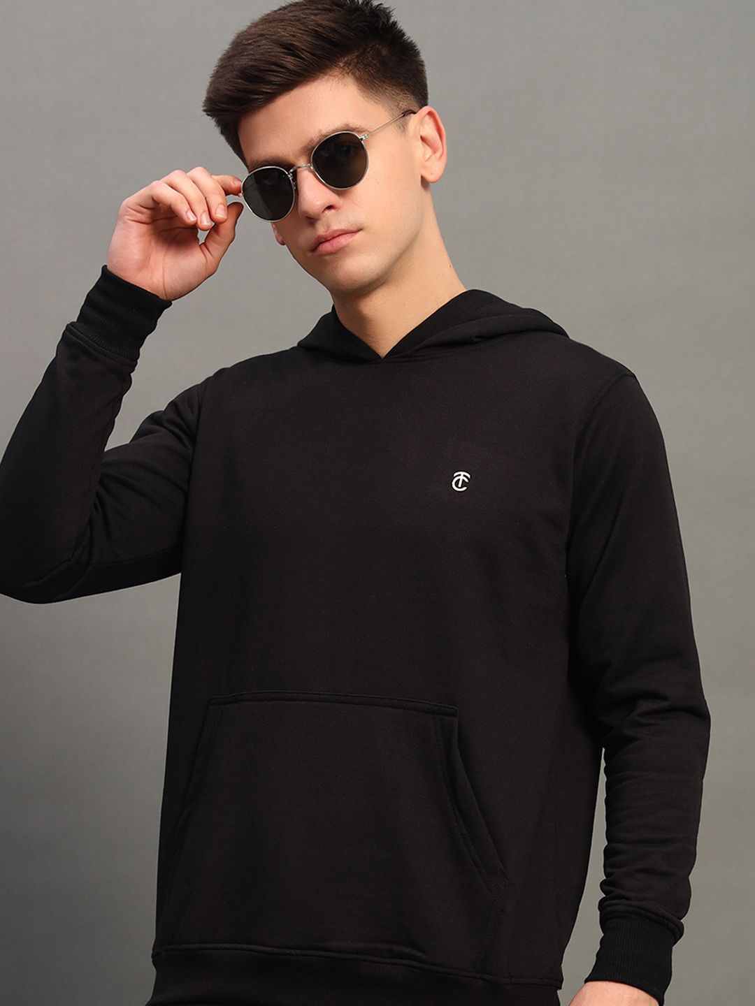 

THE CASUALS Men Hooded Sweatshirt, Black