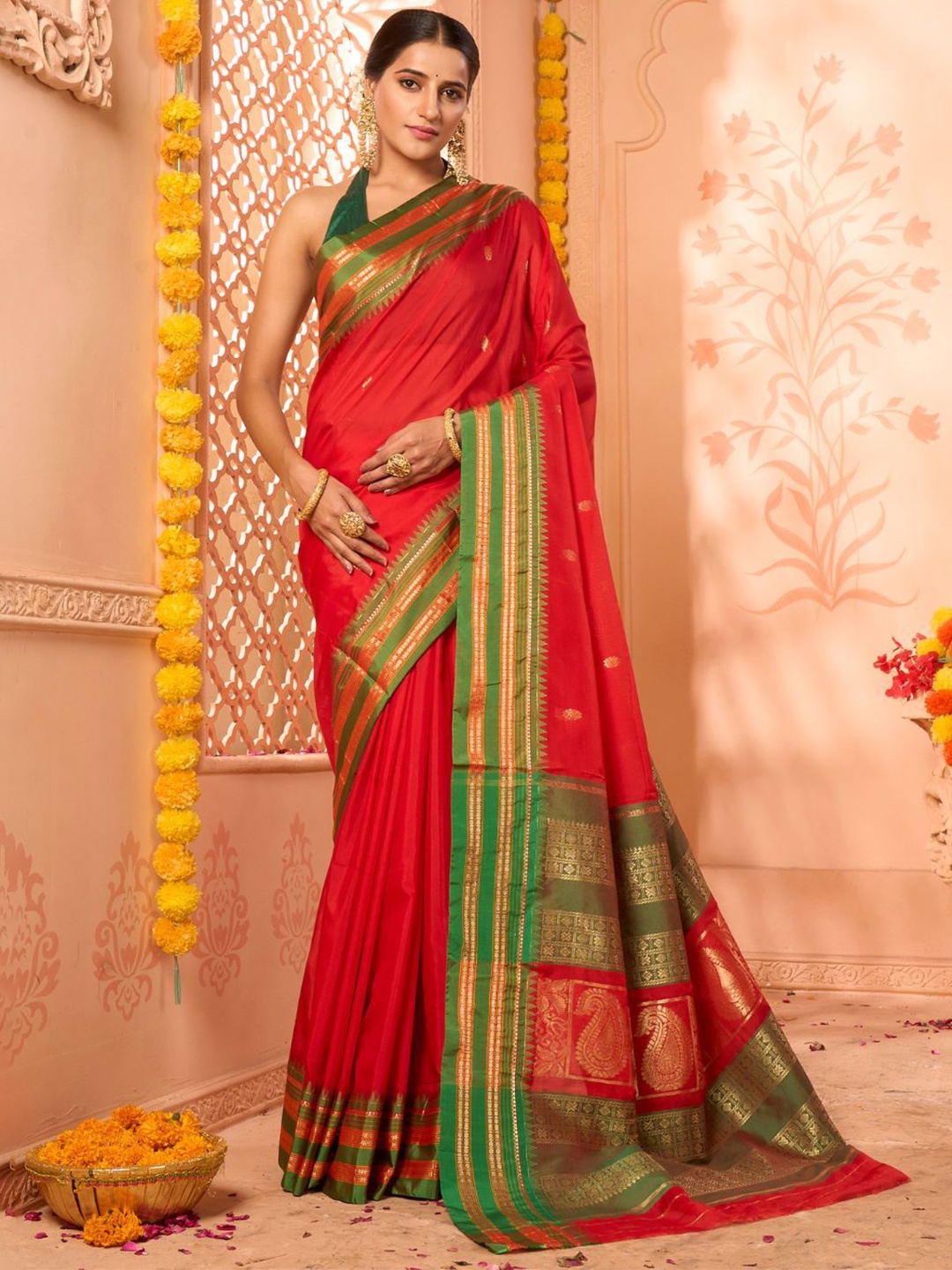 

NITARAA Floral Woven Design Handloom Ilkal Saree, Red