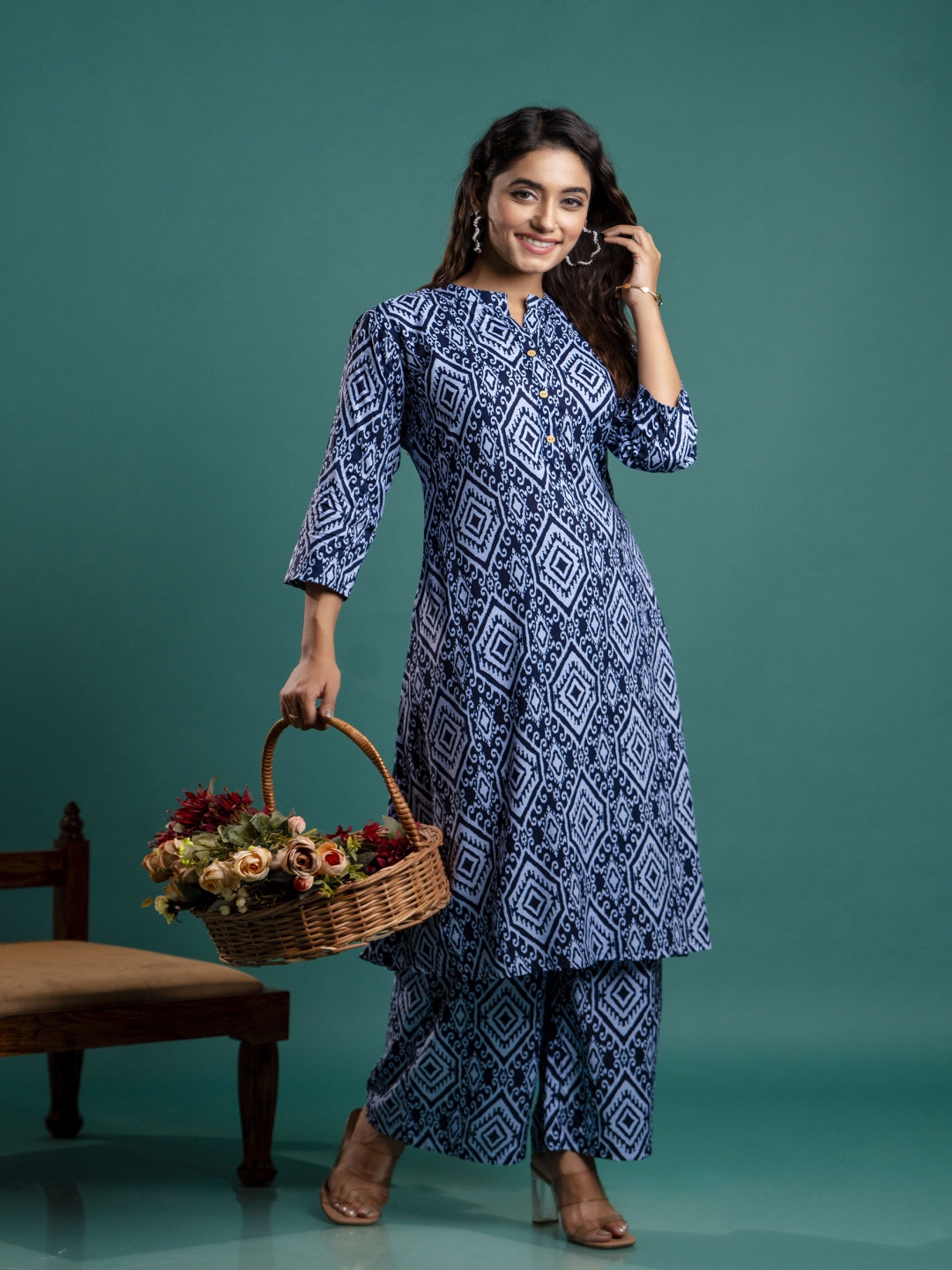 

mokshi Women Printed Regular Pure Cotton Kurta with Palazzos, Blue