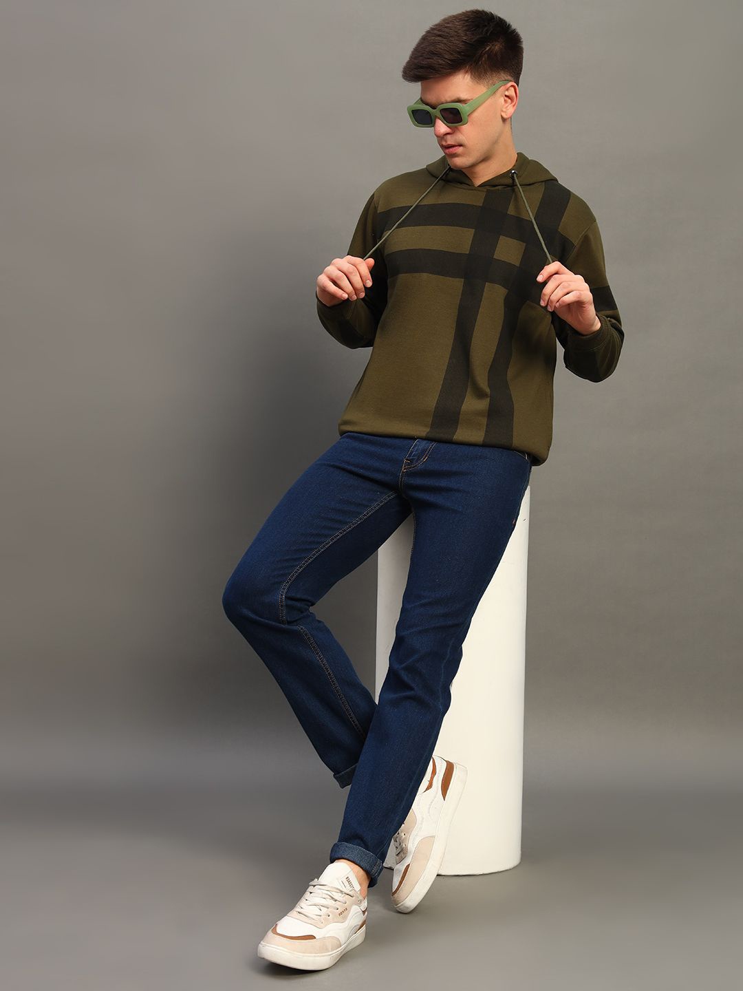 

THE CASUALS Men Colourblocked Hooded Sweatshirt, Olive