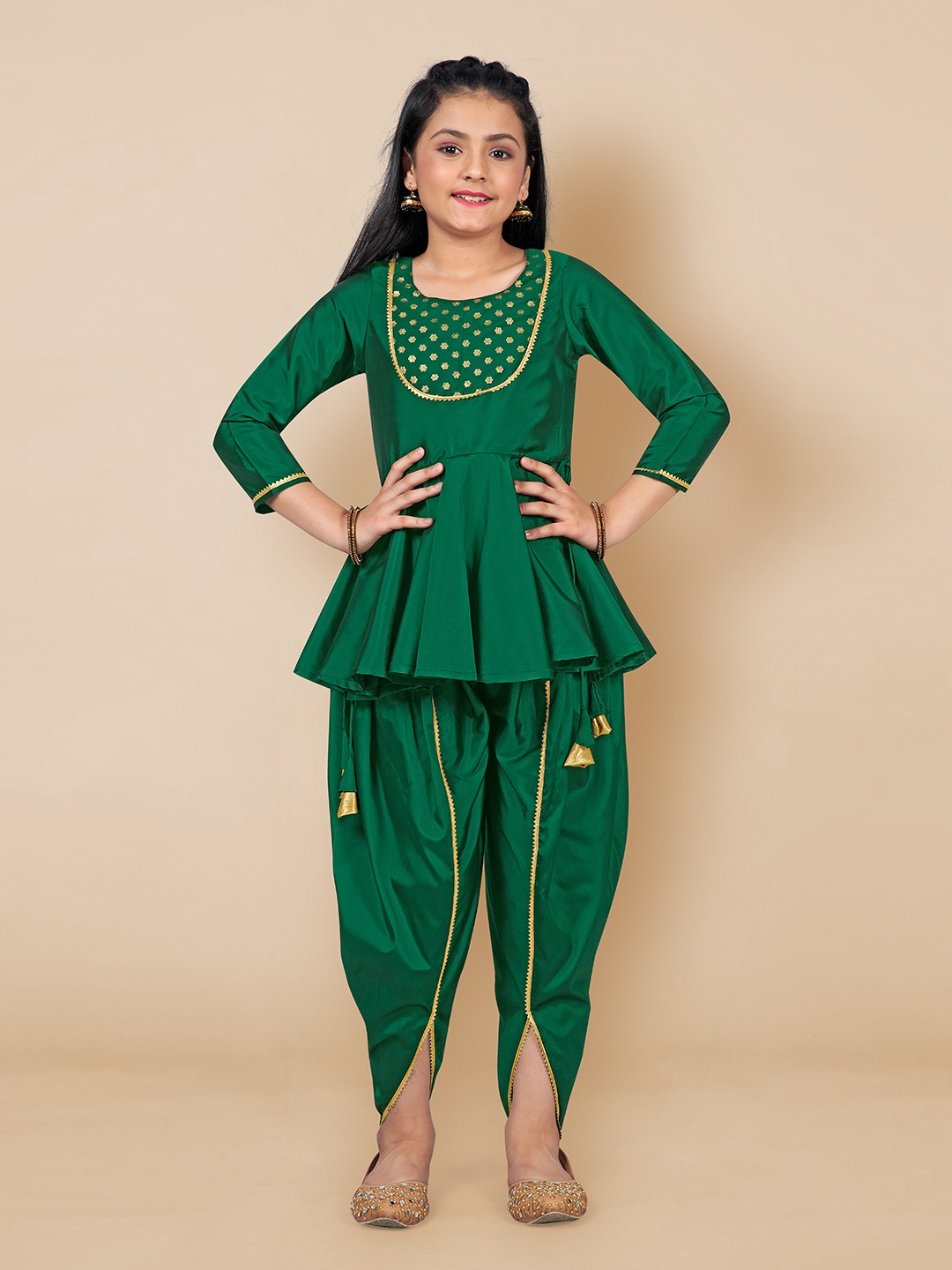 

Sangria Girls Green Floral Printed Cotton Blend Anarkali Kurta With Dhoti Pants