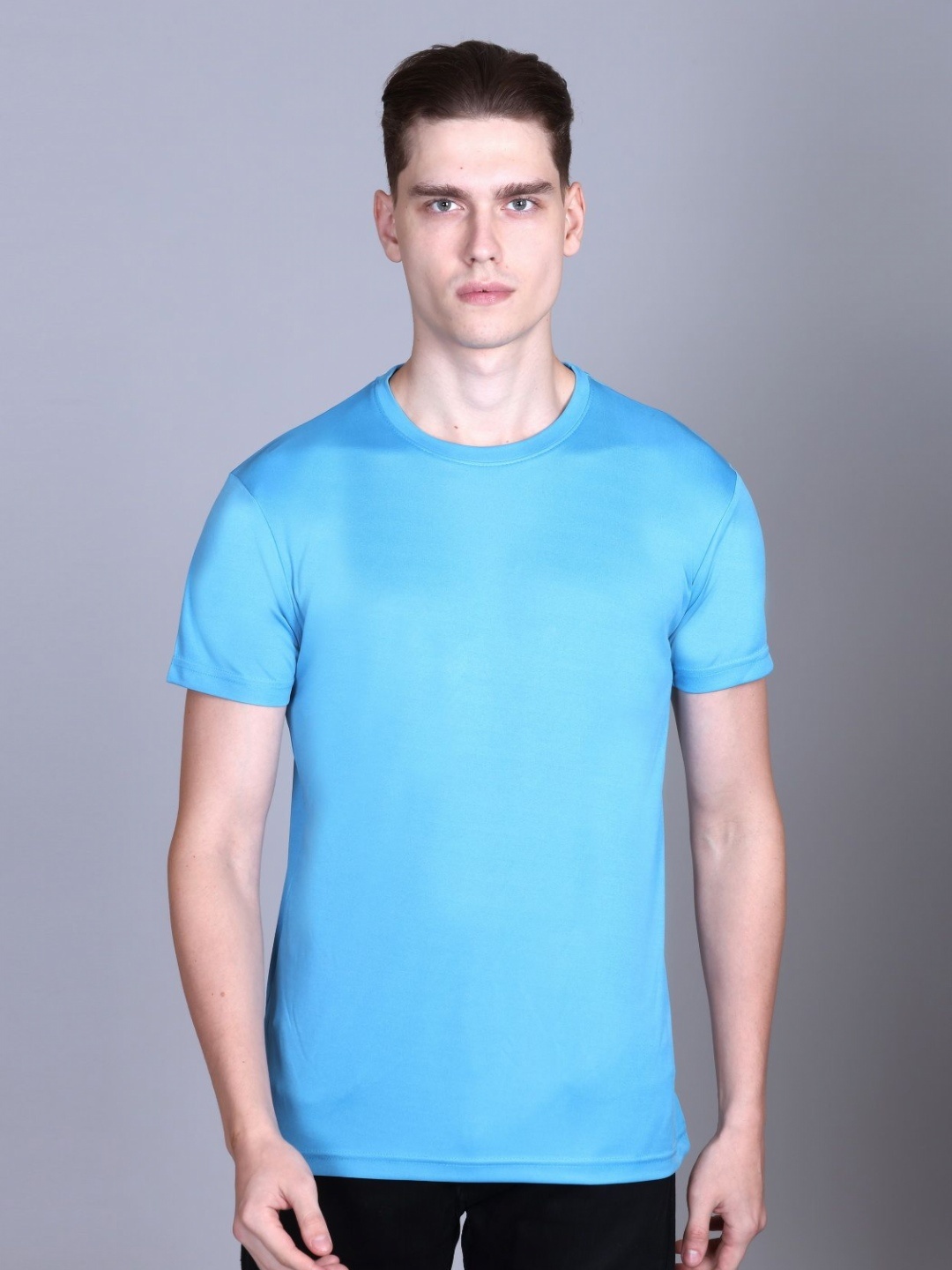 

BeriBlu Men Dri-FIT Solid Round Neck T-shirt, Blue