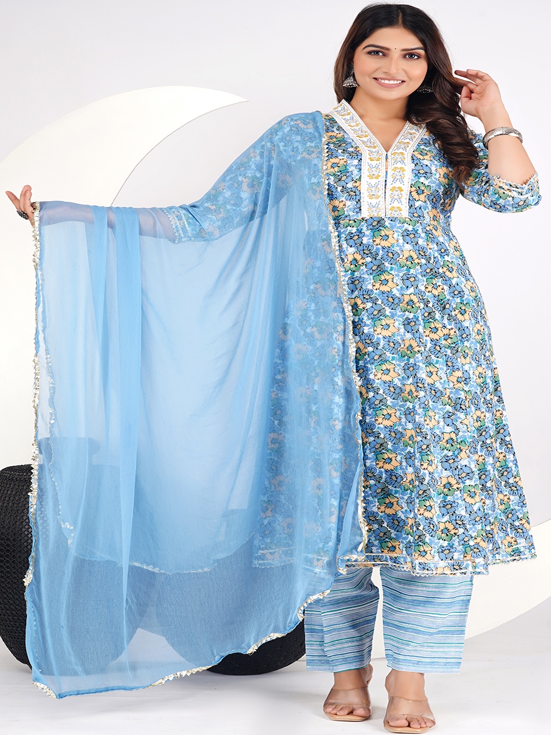 

JD FINISHING Floral Printed V-Neck Thread Work A-Line Kurta With Trousers & Dupatta, Blue