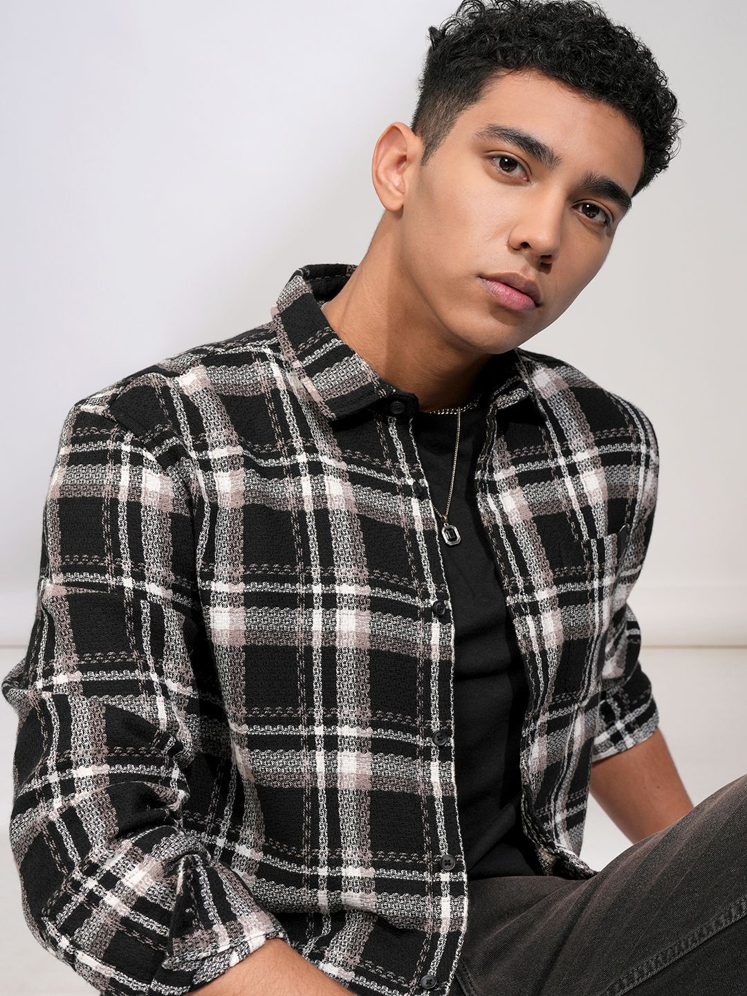 

HIGHLANDER Men Relaxed Fit Spread Collar Checked Casual Shirt, Black