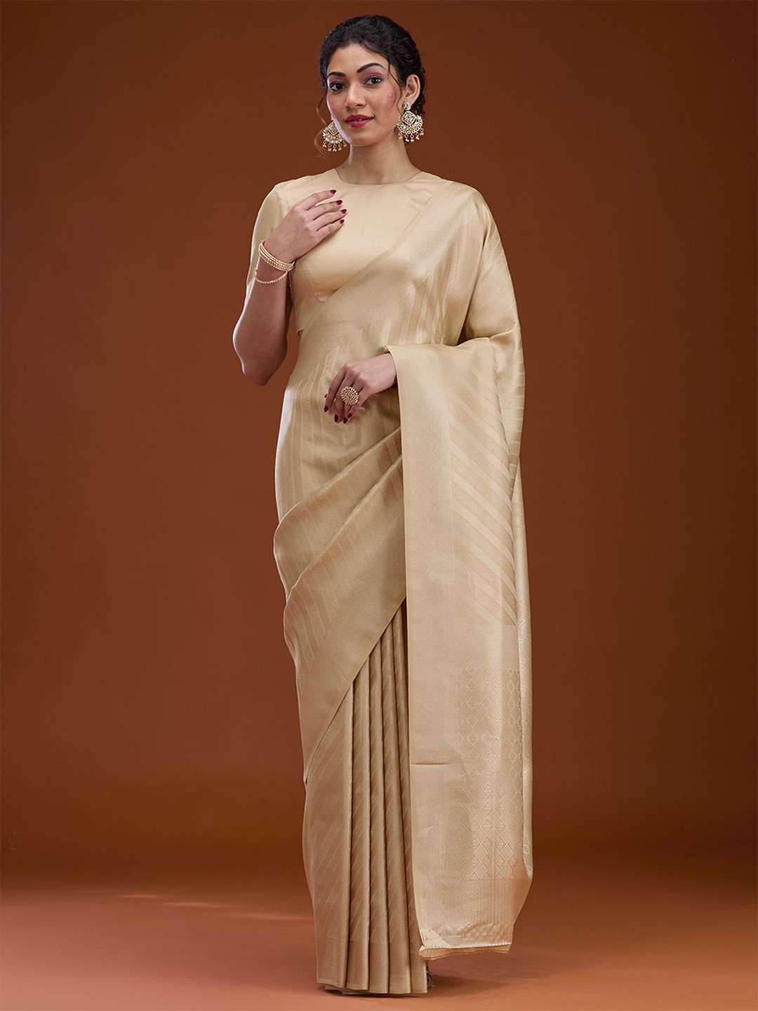 

Koskii Woven Design Zari Pure Silk Saree, Beige