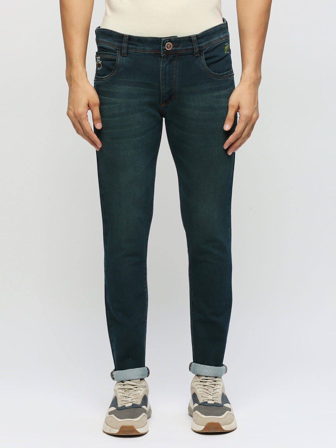 

TCI Men Slim Fit Mid-Rise Light Fade Light Fade Jeans, Green