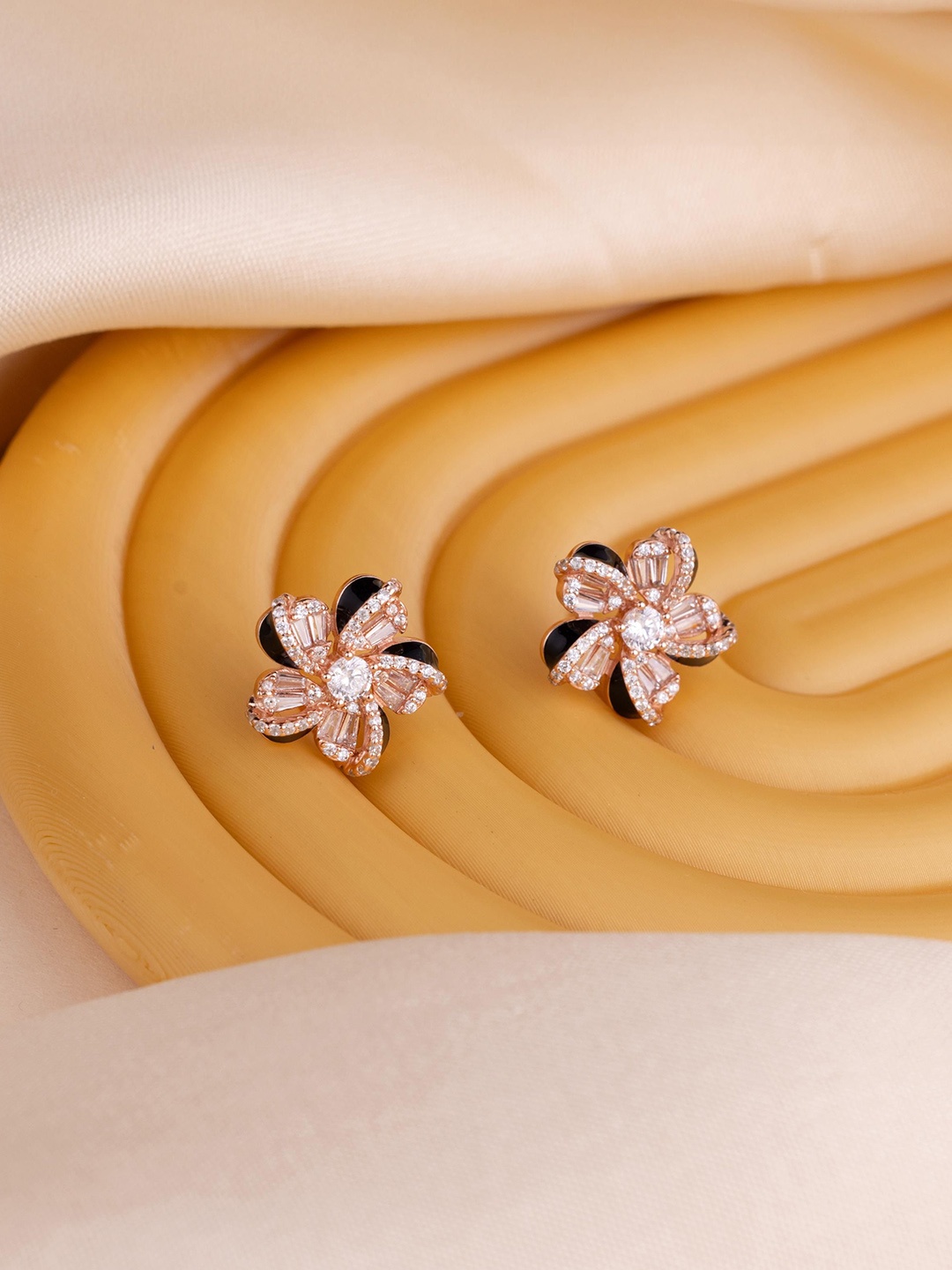 

LIORA 925 Silver Jewellery Rose Gold-Plated Cubic Zirconia Studded Floral Shaped Studs