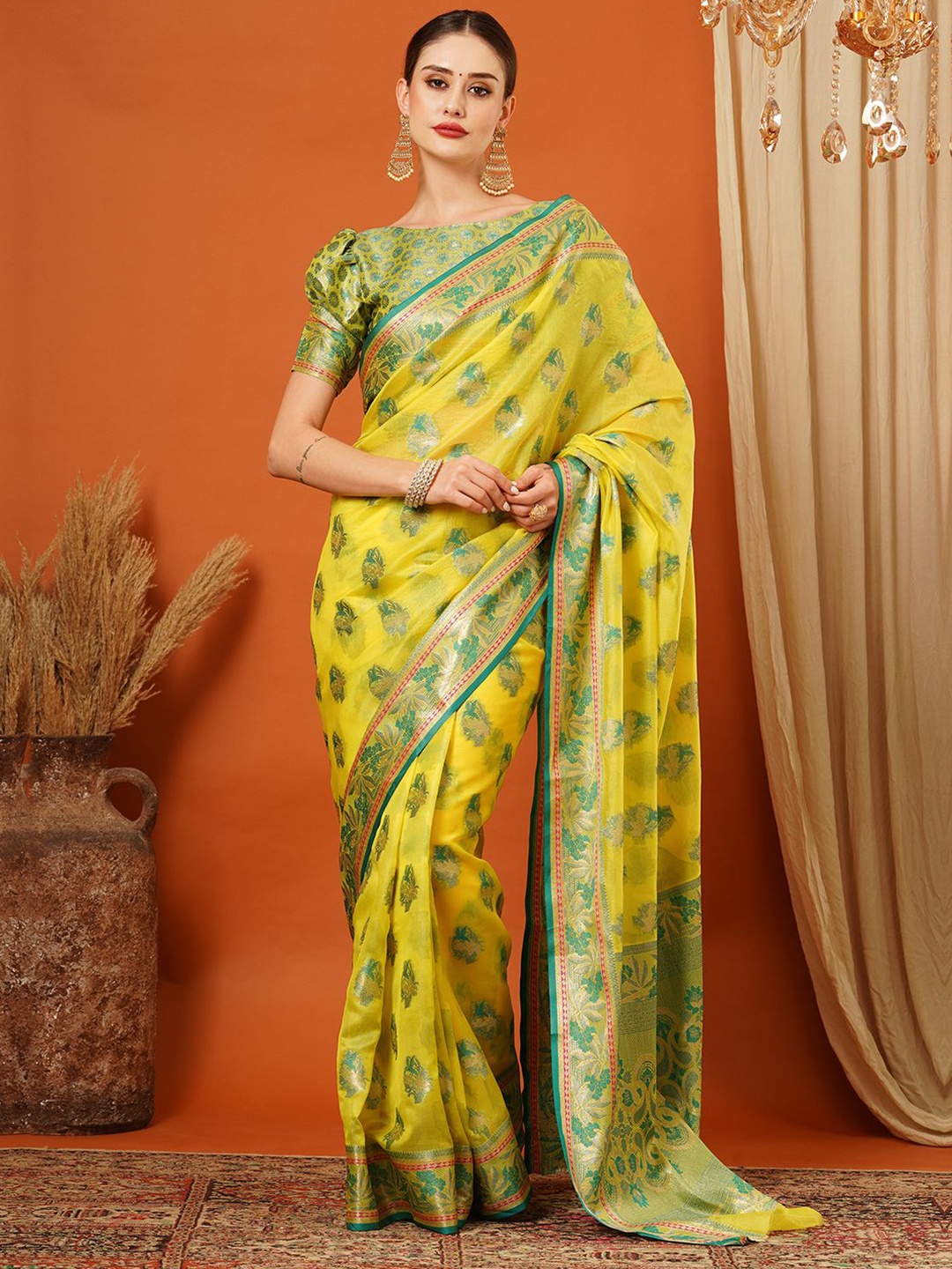 

DIVASTRI Woven Design Zari Pure Silk Banarasi Saree, Lime green