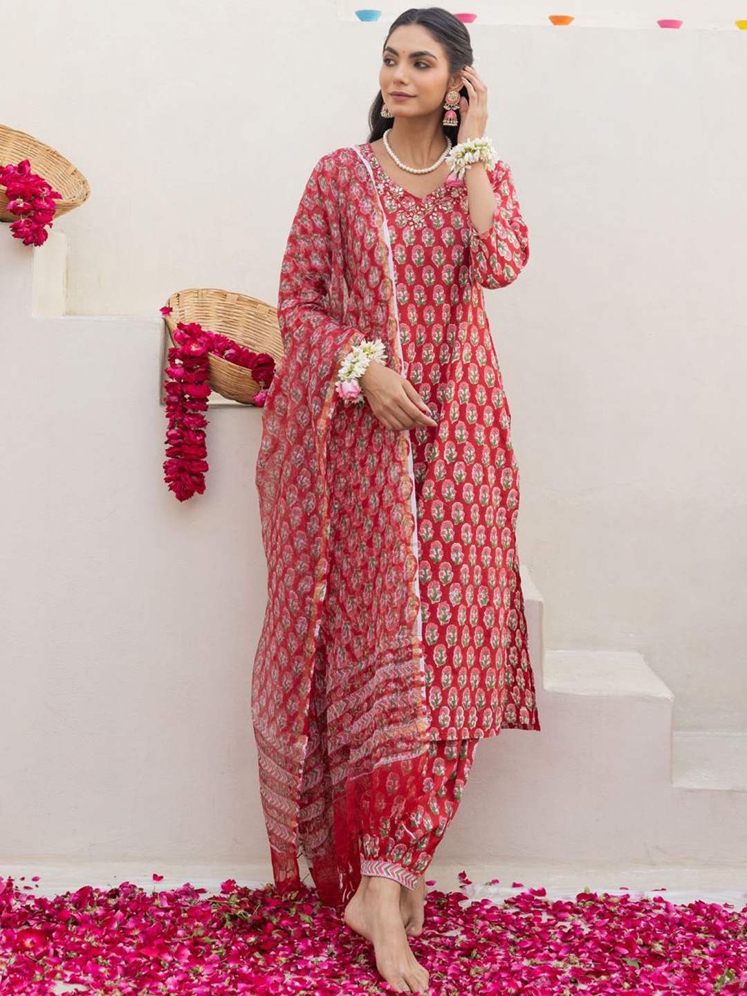 

The Ethnic Label Floral Block Printed Pure Cotton Straight Kurta With Salwar & Dupatta, Red