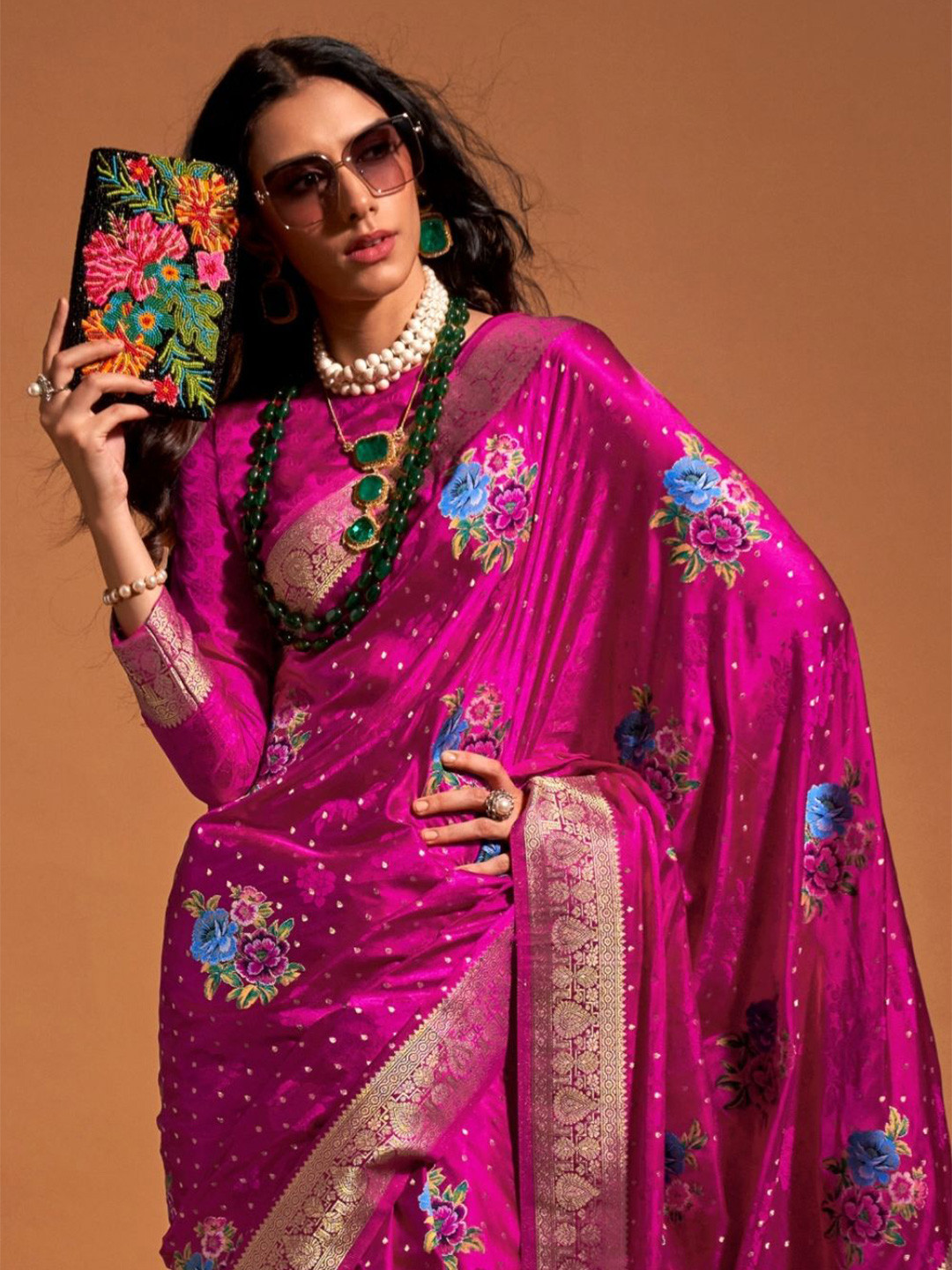 

BLENDIFY Woven Design Zari Satin Banarasi Saree, Pink