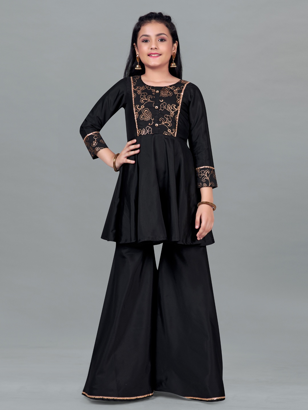 

Sangria Blue & Gold-Toned Girls Floral Printed Round Neck Straight Kurta With Sharara, Black