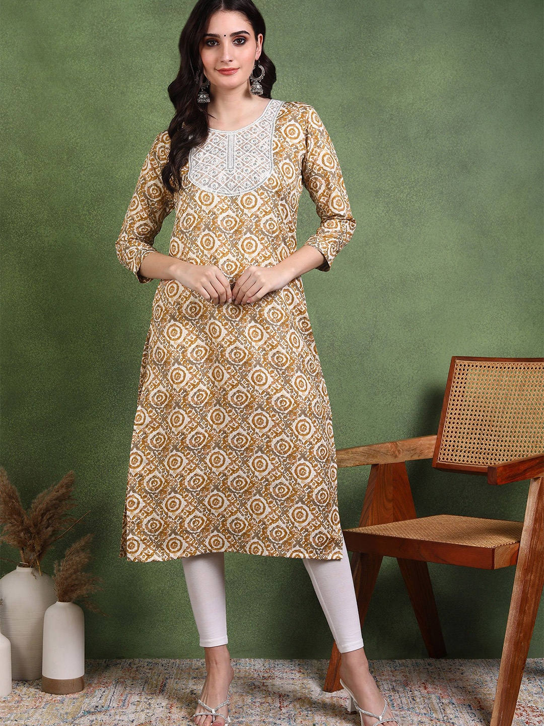 

DSK STUDIO Floral Embroidered Thread Work Round Neck Straight Kurta, Mustard